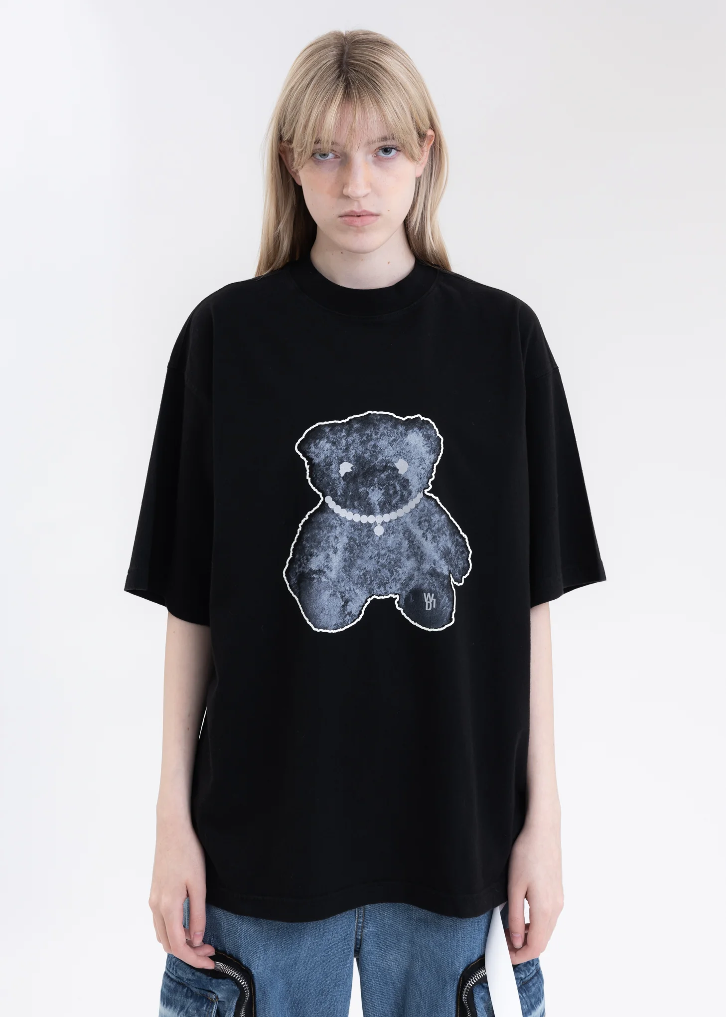 BLACK PEARL NECKLACE TEDDY T-SHIRT (REFLECTIVE)
