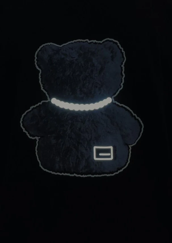 BLACK PEARL NECKLACE TEDDY T-SHIRT (REFLECTIVE) - Image 3