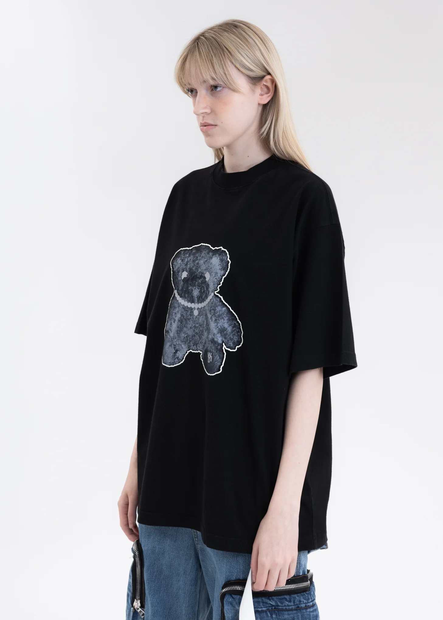 BLACK PEARL NECKLACE TEDDY T-SHIRT (REFLECTIVE) - Image 4