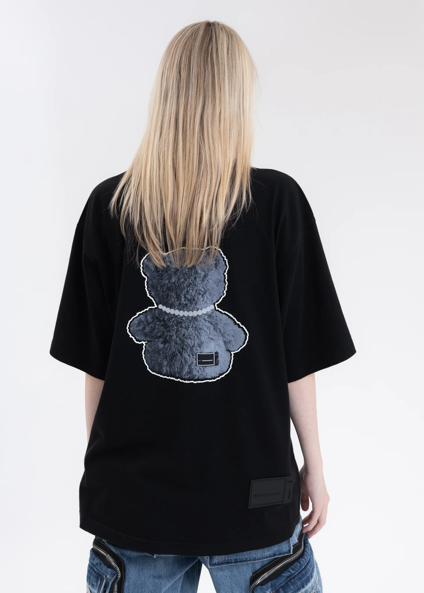 BLACK PEARL NECKLACE TEDDY T-SHIRT (REFLECTIVE) - Image 5
