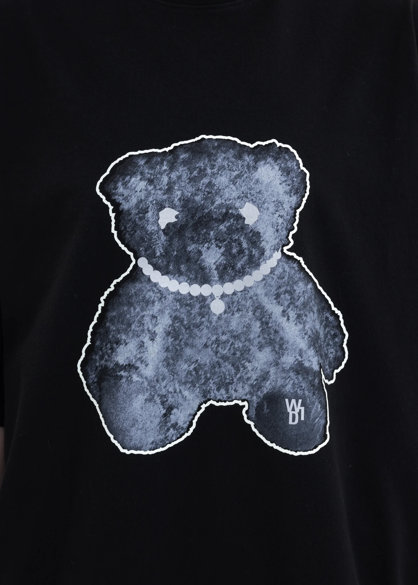 BLACK PEARL NECKLACE TEDDY T-SHIRT (REFLECTIVE) - Image 6