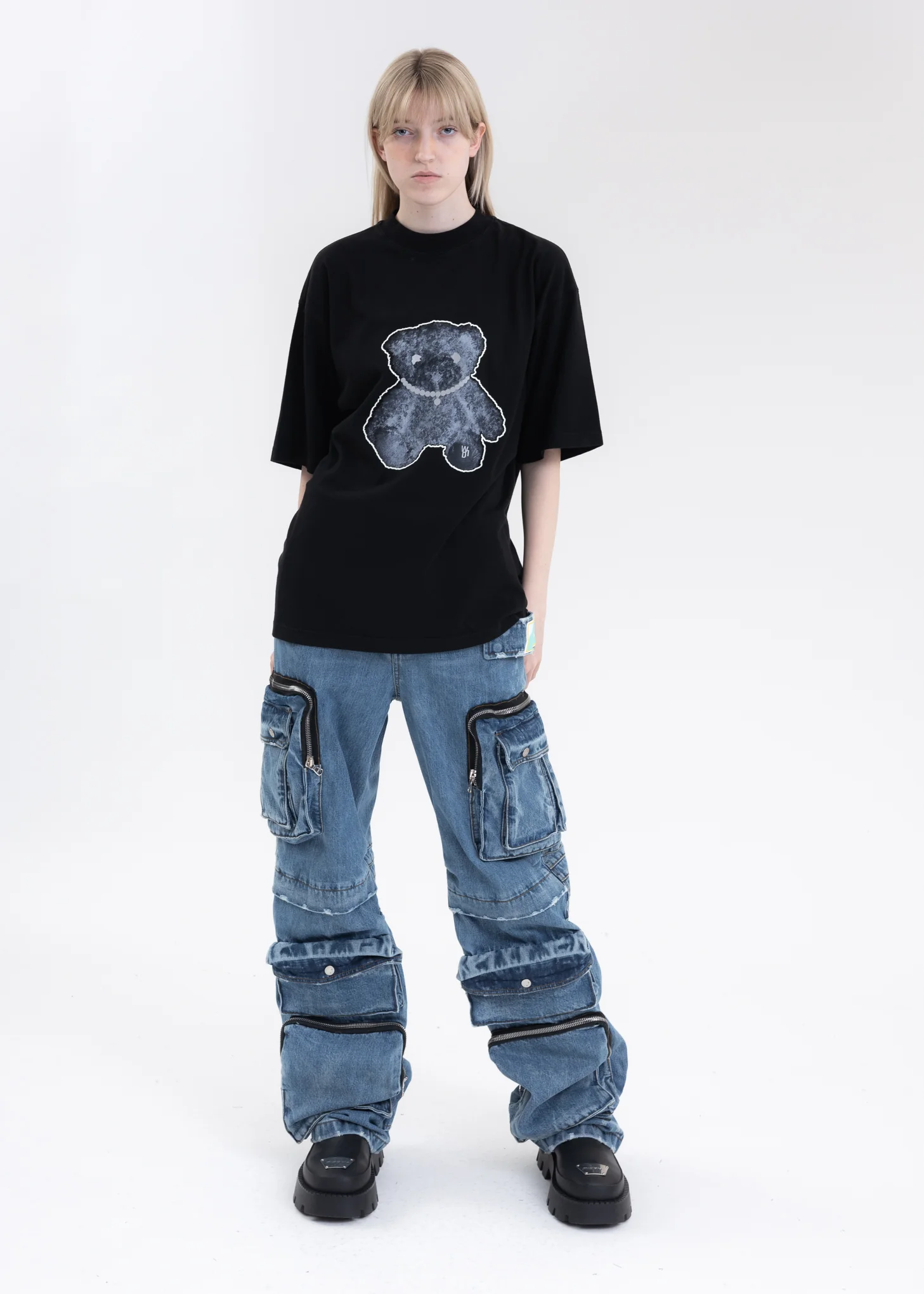 BLACK PEARL NECKLACE TEDDY T-SHIRT (REFLECTIVE) - Image 8