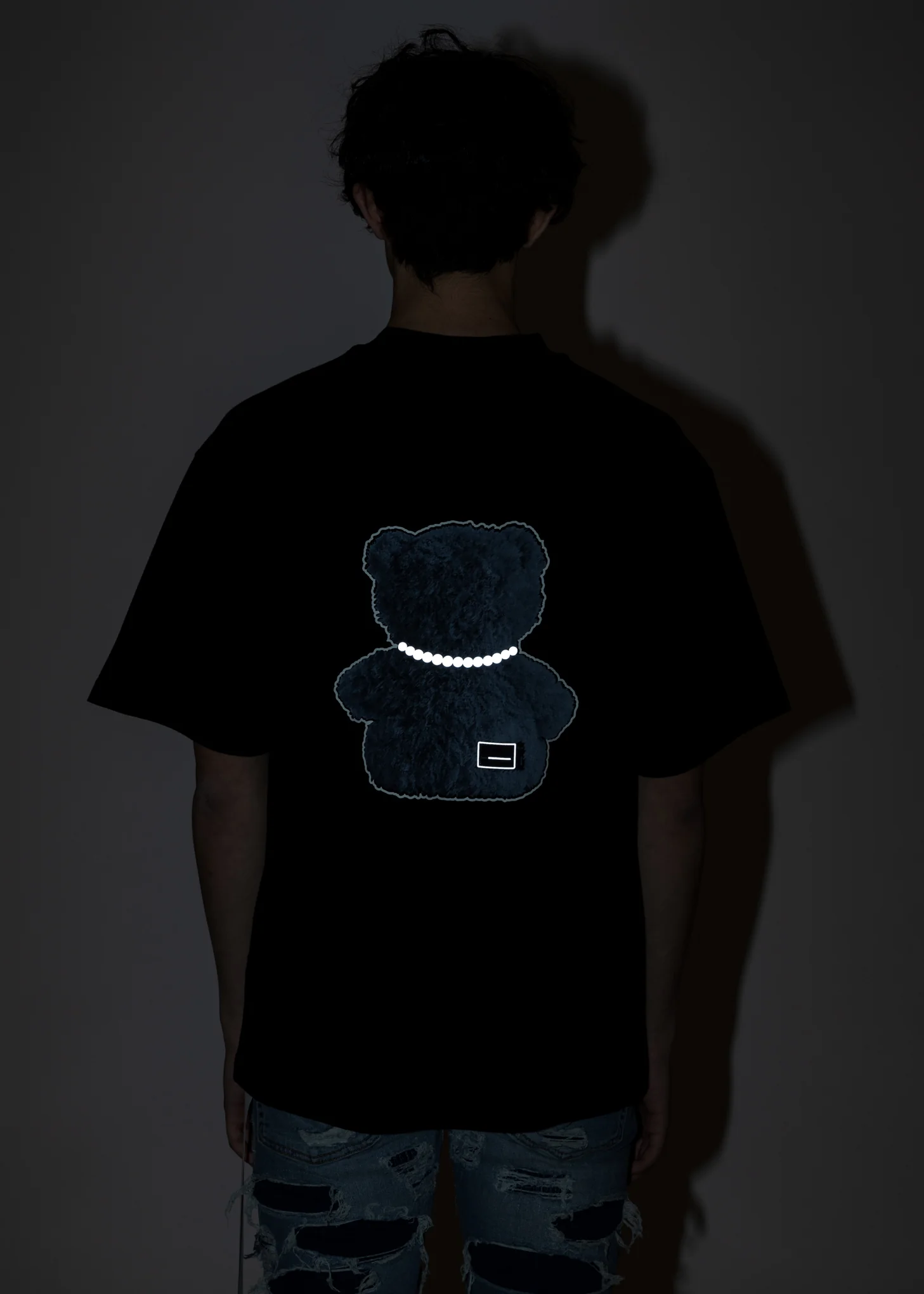 Black Pearl Necklace Teddy T-Shirt (Reflect) - Image 6