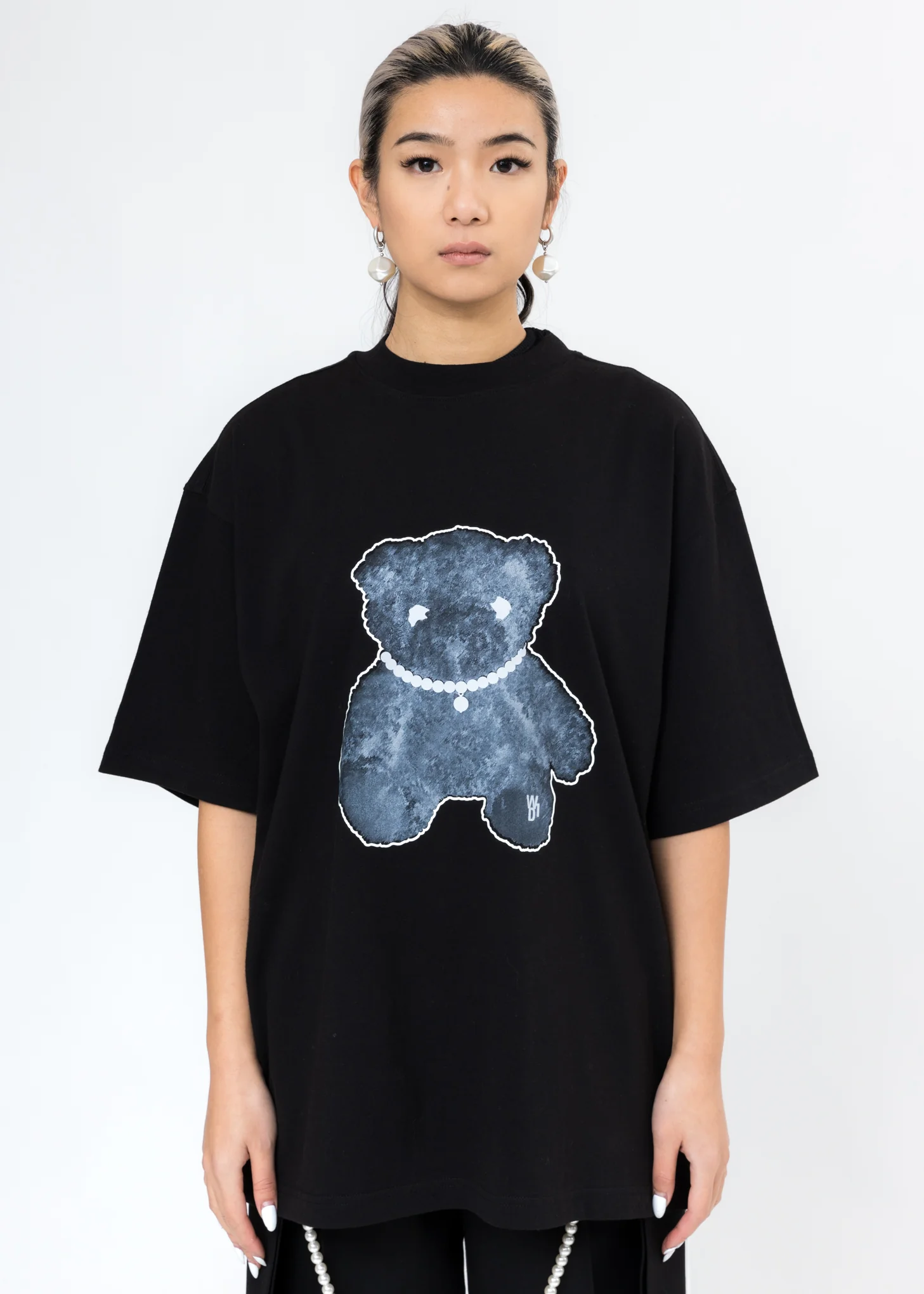 Black Pearl Necklace Teddy T-Shirt (Reflect)