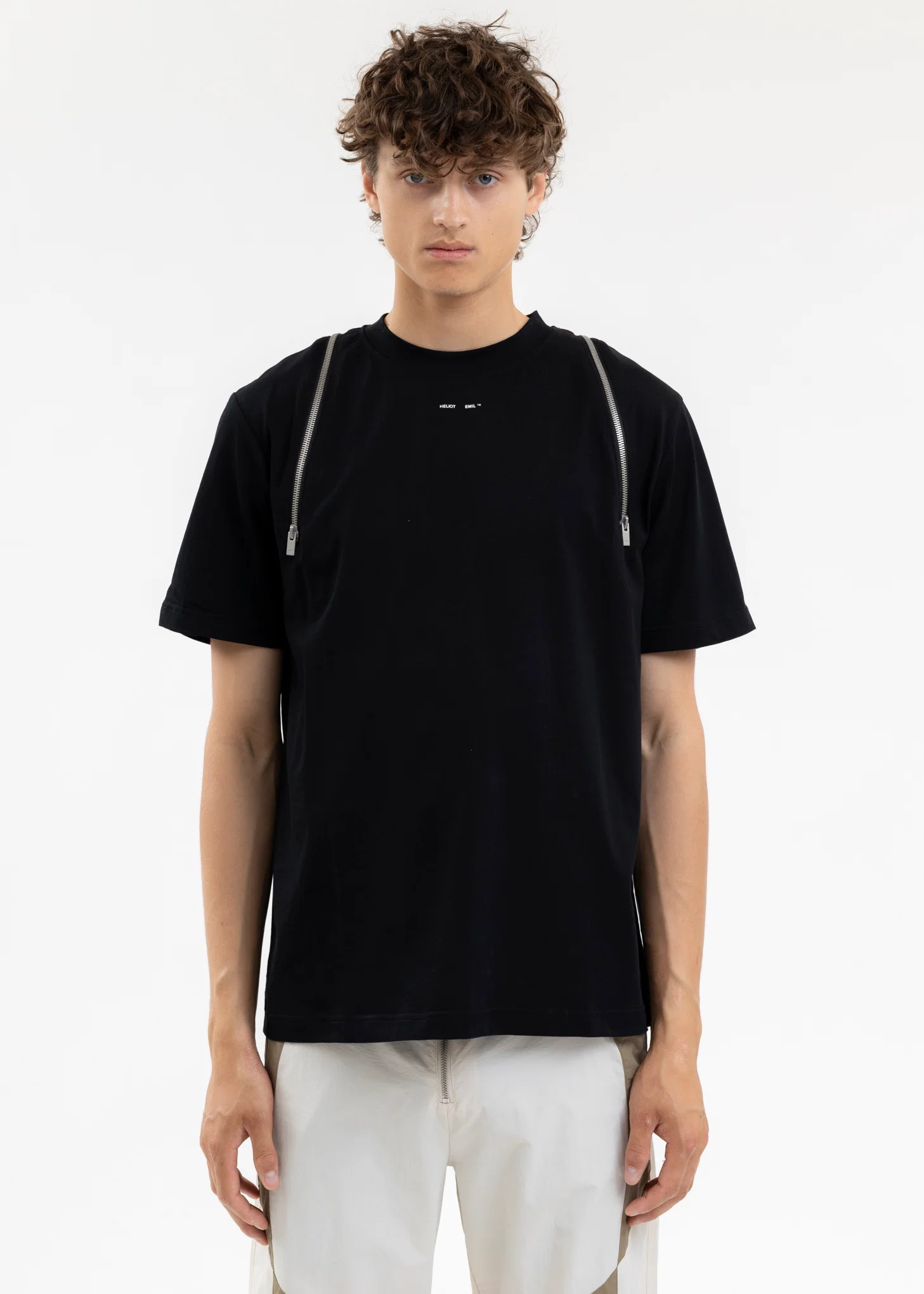 BLACK PLUVIOSE T-SHIRT
