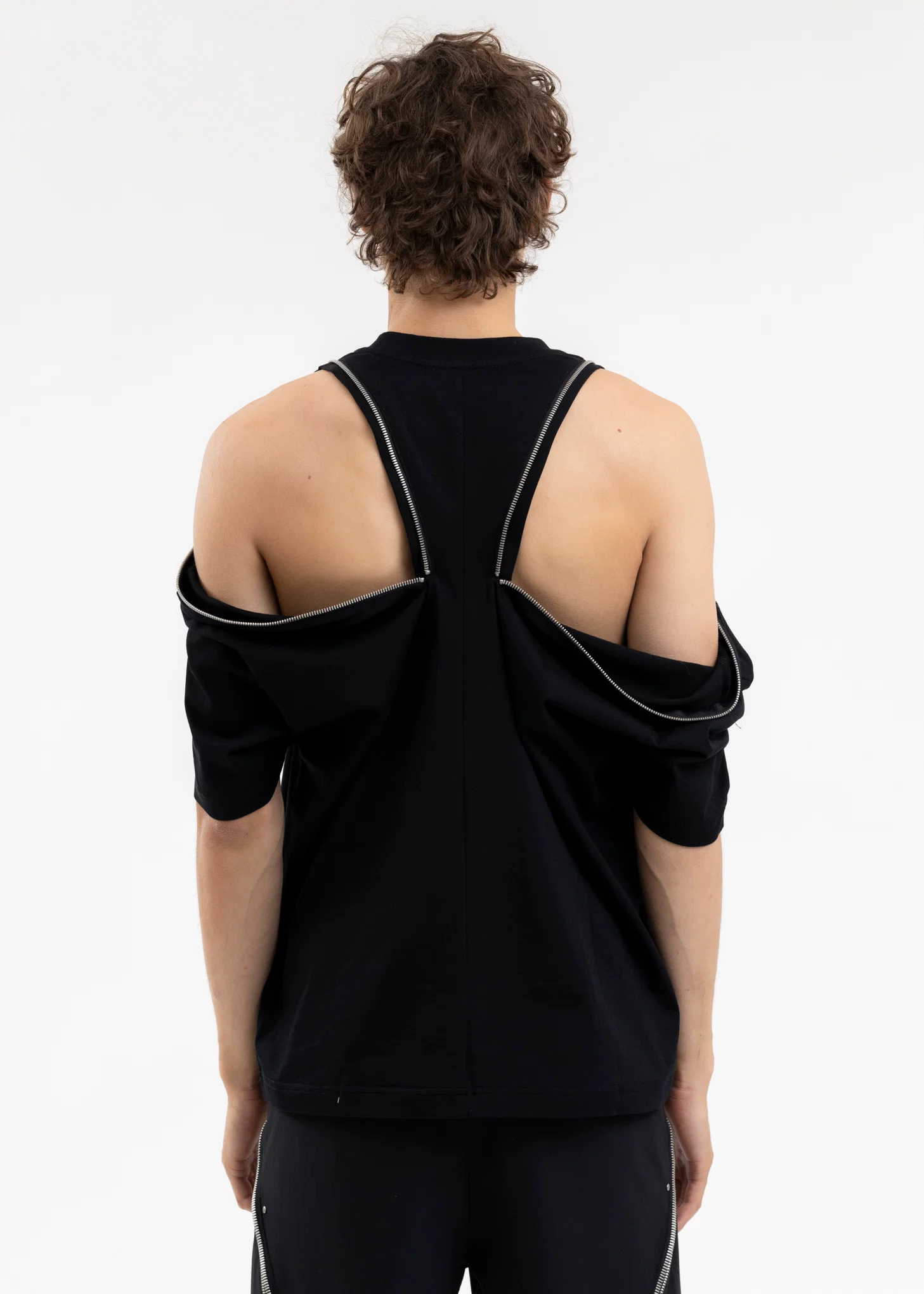 BLACK PLUVIOSE T-SHIRT - Image 2