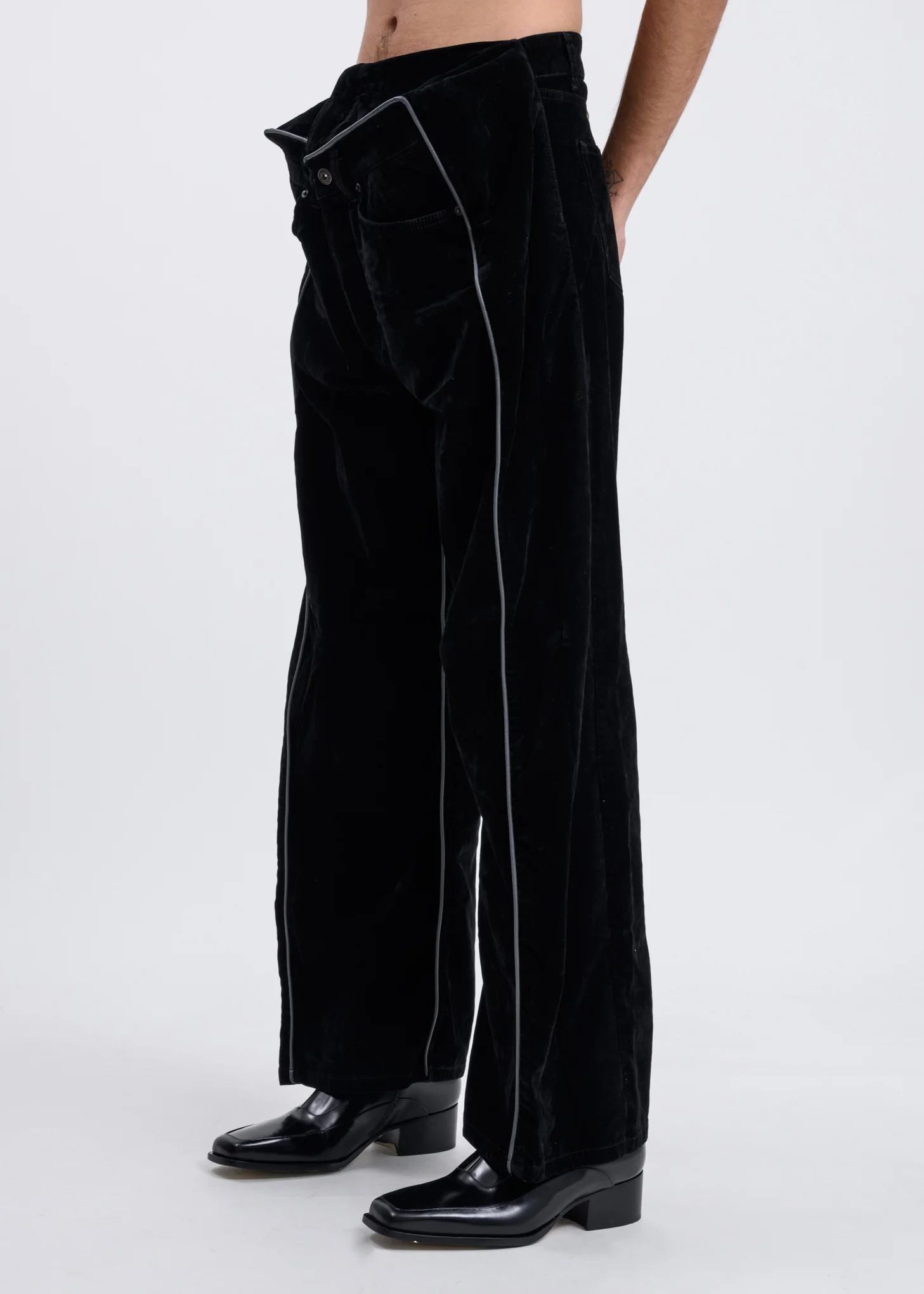 Black Pop-Up Jeans - Image 2