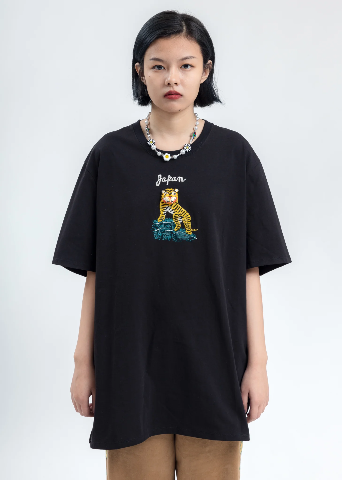 Black Puppet Animal Embroidery T-Shirt