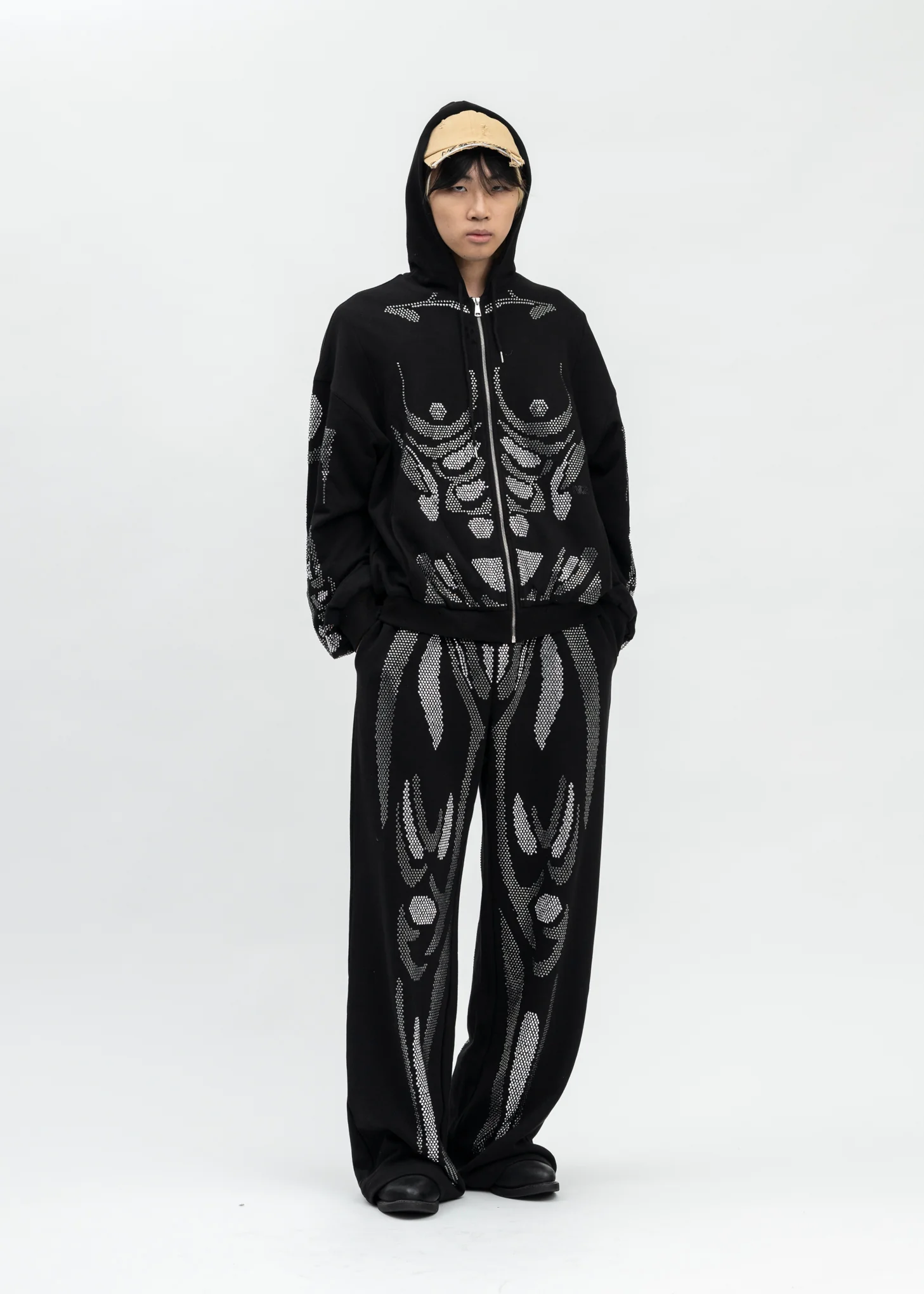 BLACK RHINESTONES RHINESTONES ZIP-UP HOODIE - Image 5