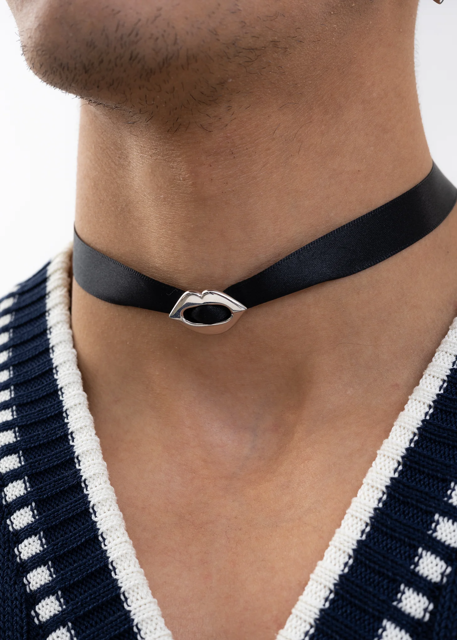 BLACK RIBBON CHOKER W/ SILVER LIP - Image 7