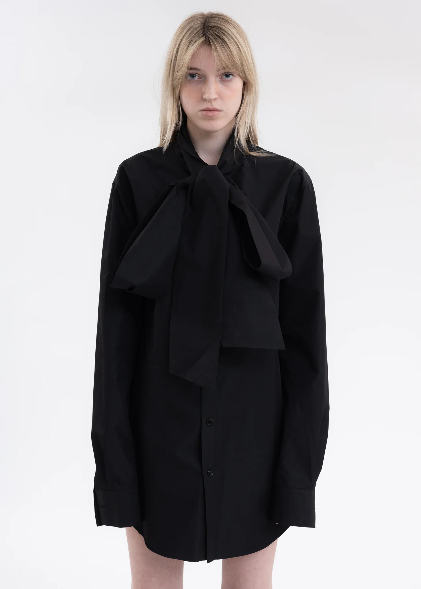 BLACK RIBBON COLLAR SHIRT
