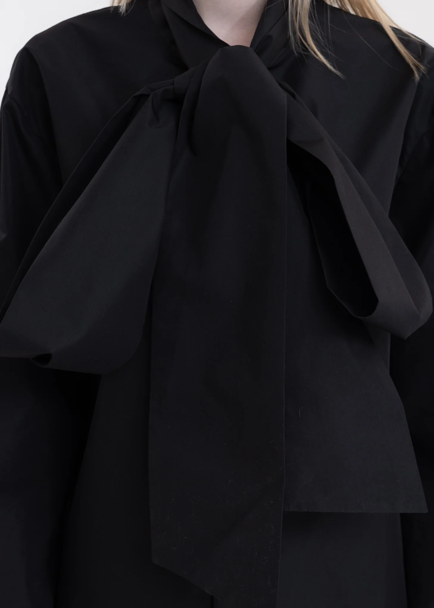 BLACK RIBBON COLLAR SHIRT - Image 5