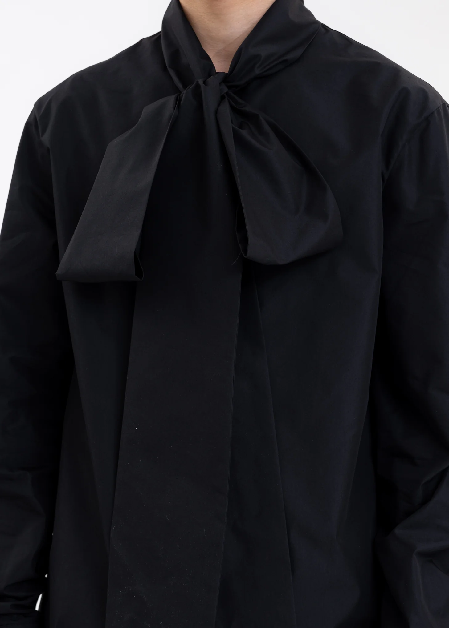 BLACK RIBBON COLLAR SHIRT - Image 5