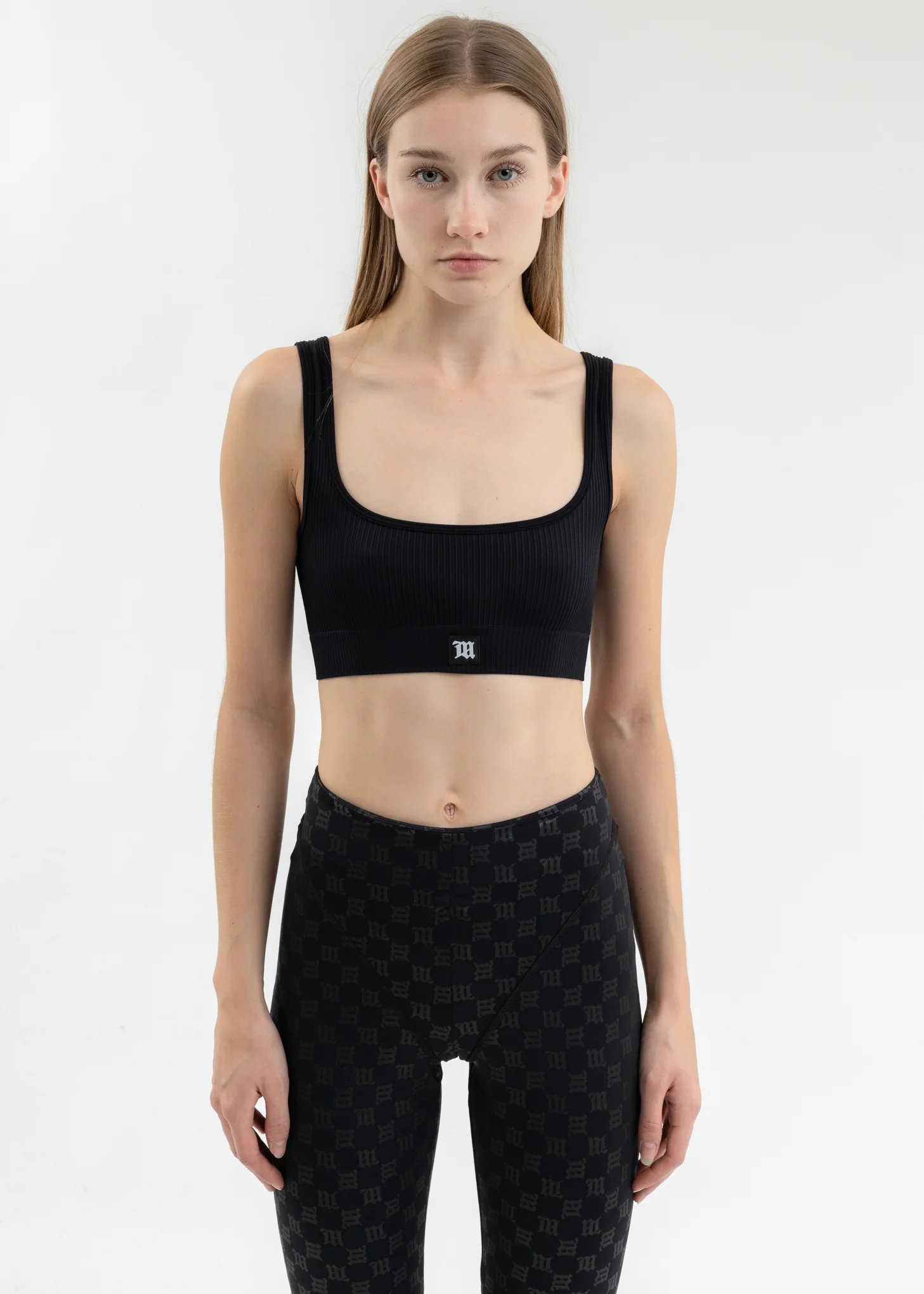 BLACK RIBBED SEAMLESS BRALETTE