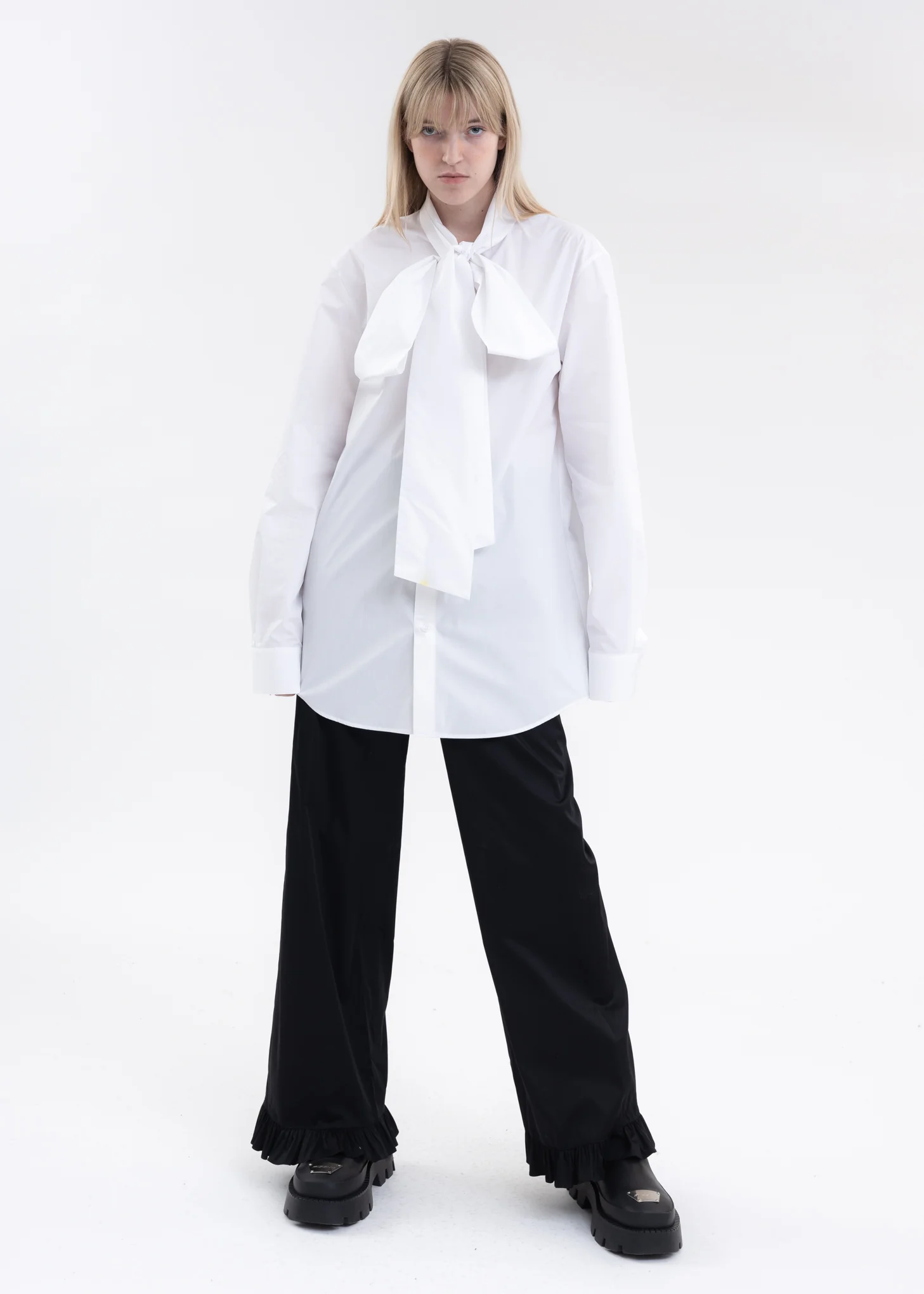 BLACK RUFFLE DETAIL REGULAR FIT TROUSERS - Image 6