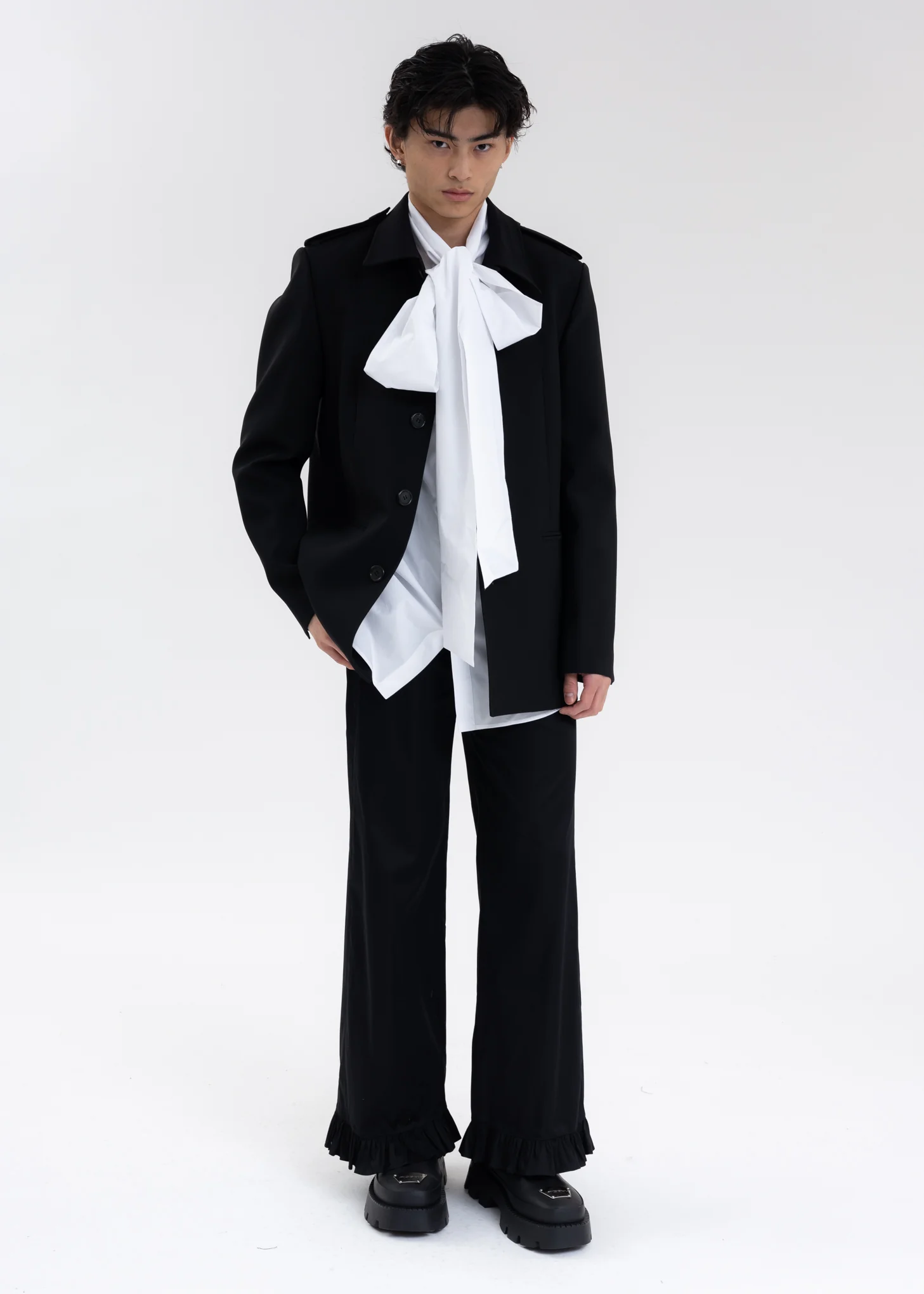 BLACK RUFFLE DETAIL REGULAR FIT TROUSERS - Image 5