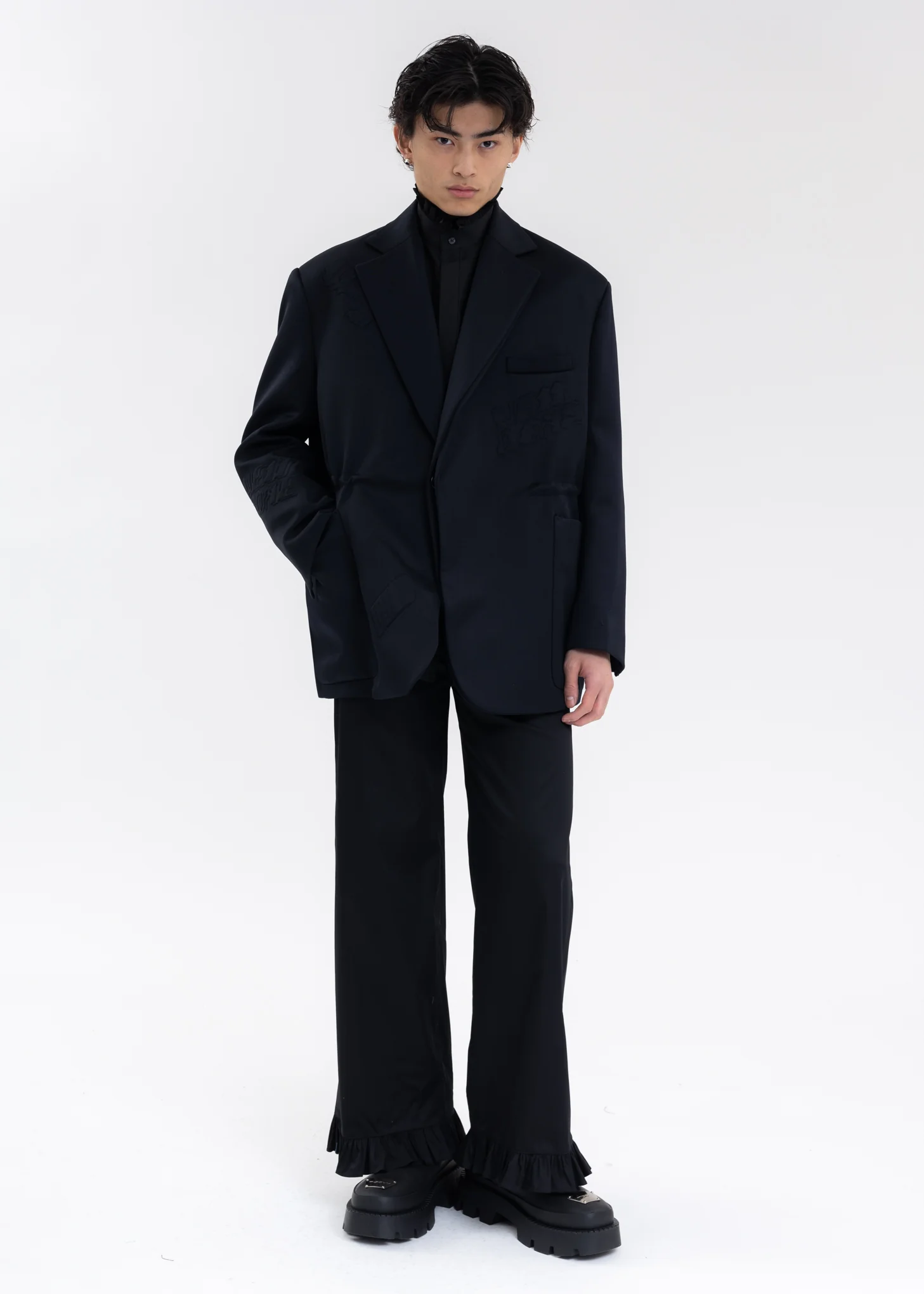 BLACK RUFFLE DETAIL REGULAR FIT TROUSERS - Image 7