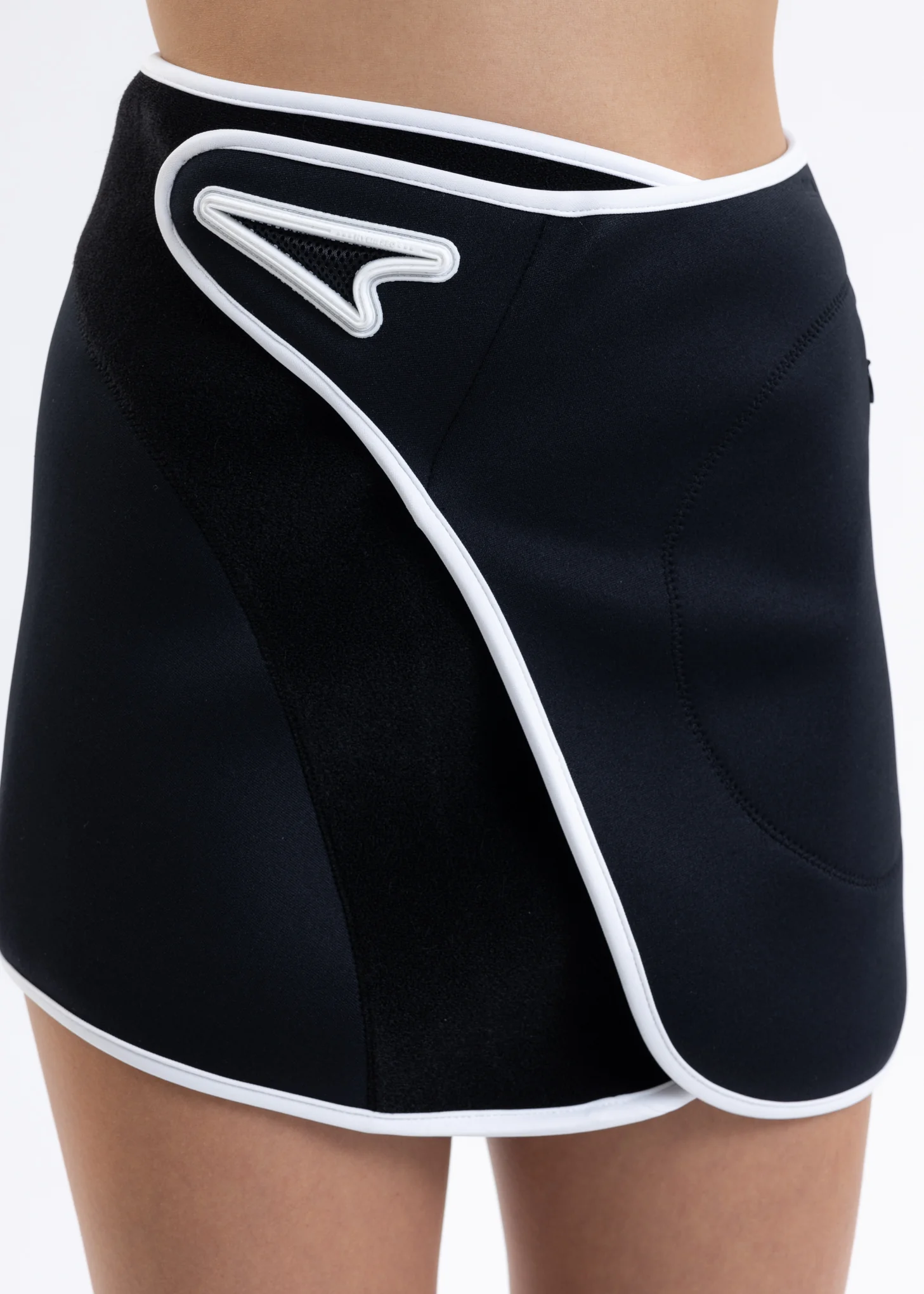 Black SCUBA SKIRT - Image 4