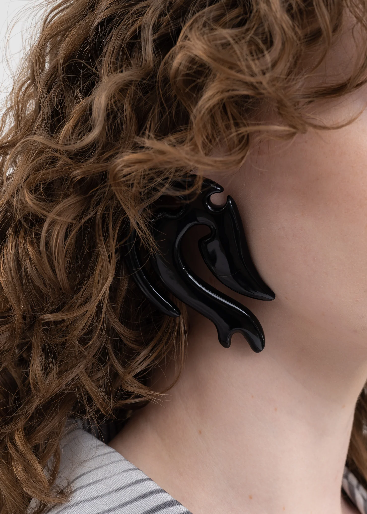BLACK SCULPTED EARRING -Single - Image 3