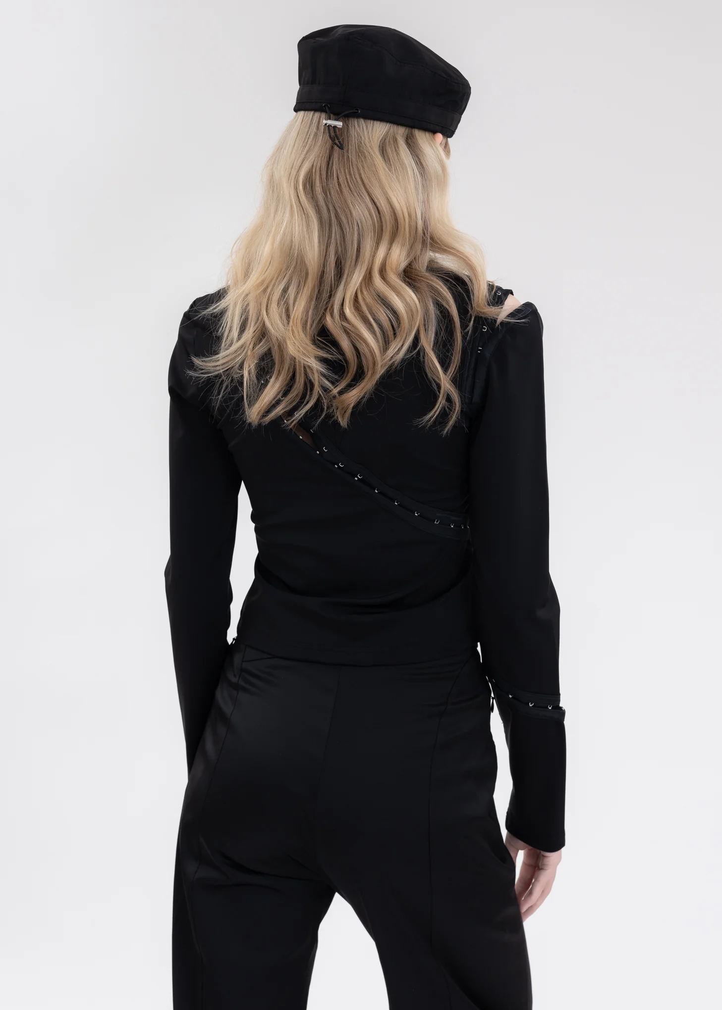Black SEMPERI LS TOP - Image 4