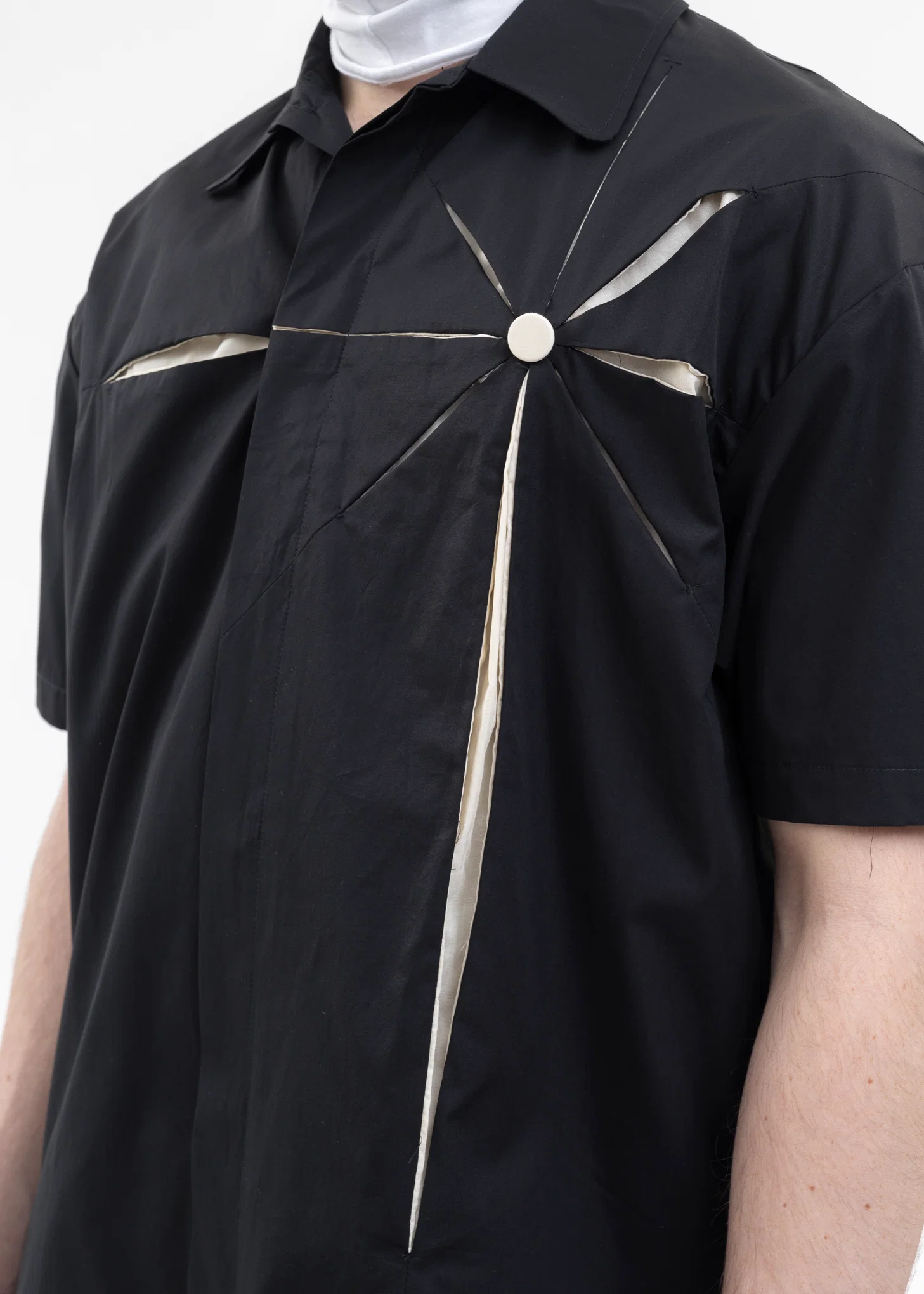 BLACK SHORT SLEEVE ORIGAMI SHIRT - Image 2