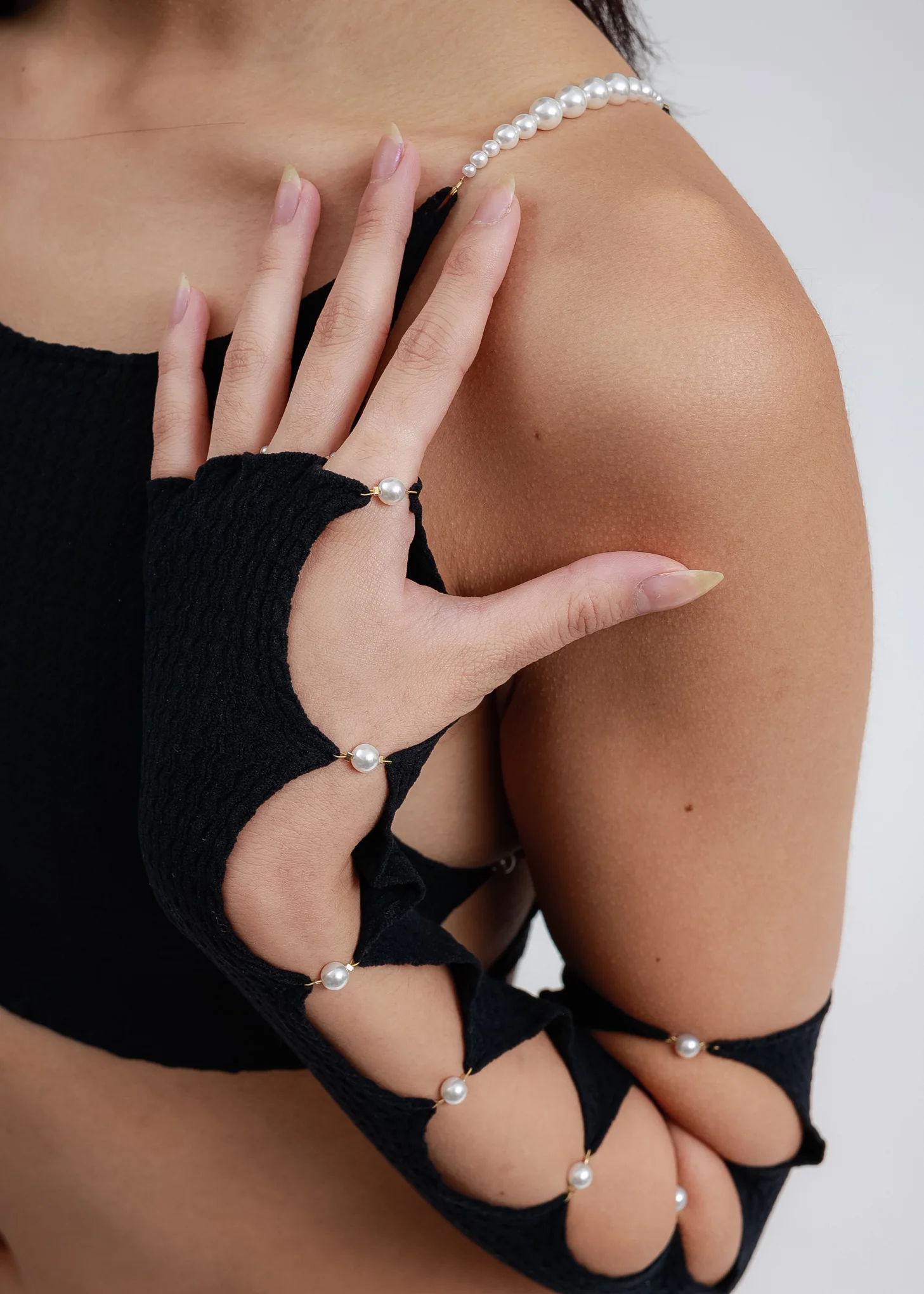 Black Single Sleeve - Image 2