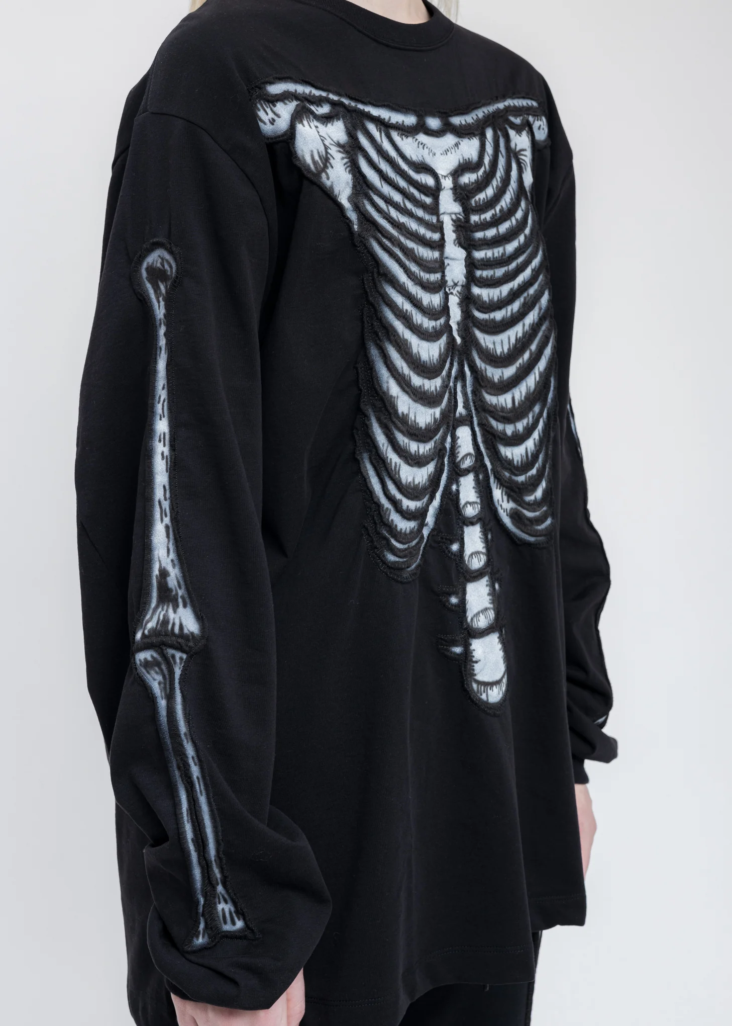 Black SKULL SHIRRING EMBROIDERY LONG SLEEVE  T-Shirt - Image 2