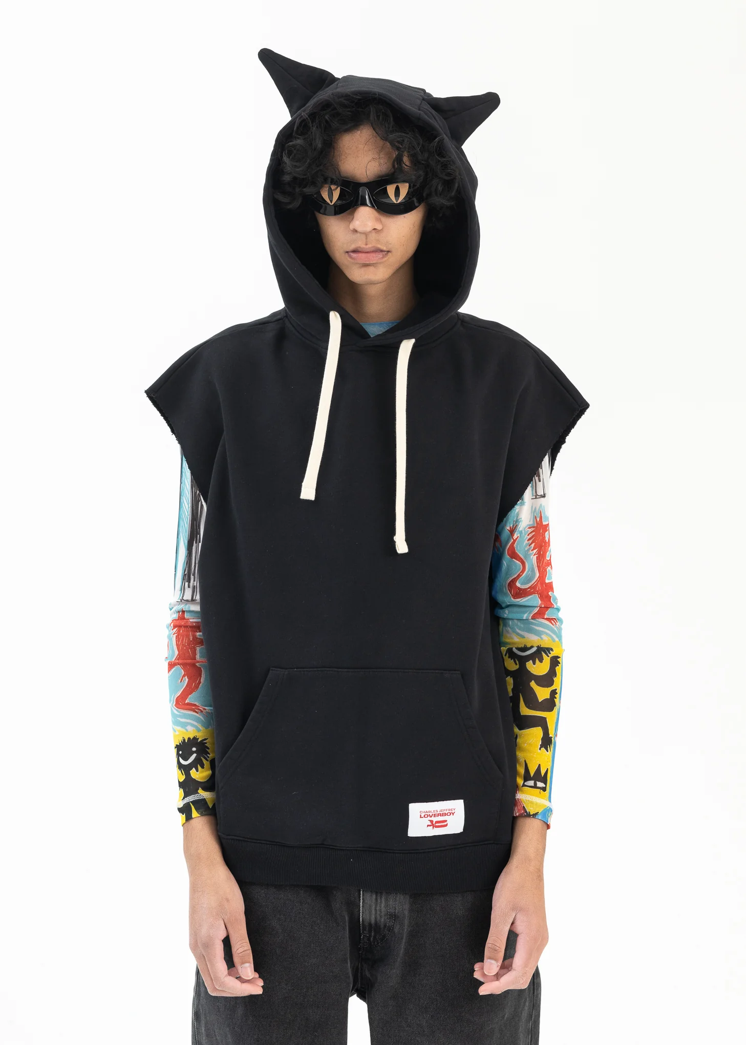 BLACK SLEEVELESS LABEL EARS HOODY
