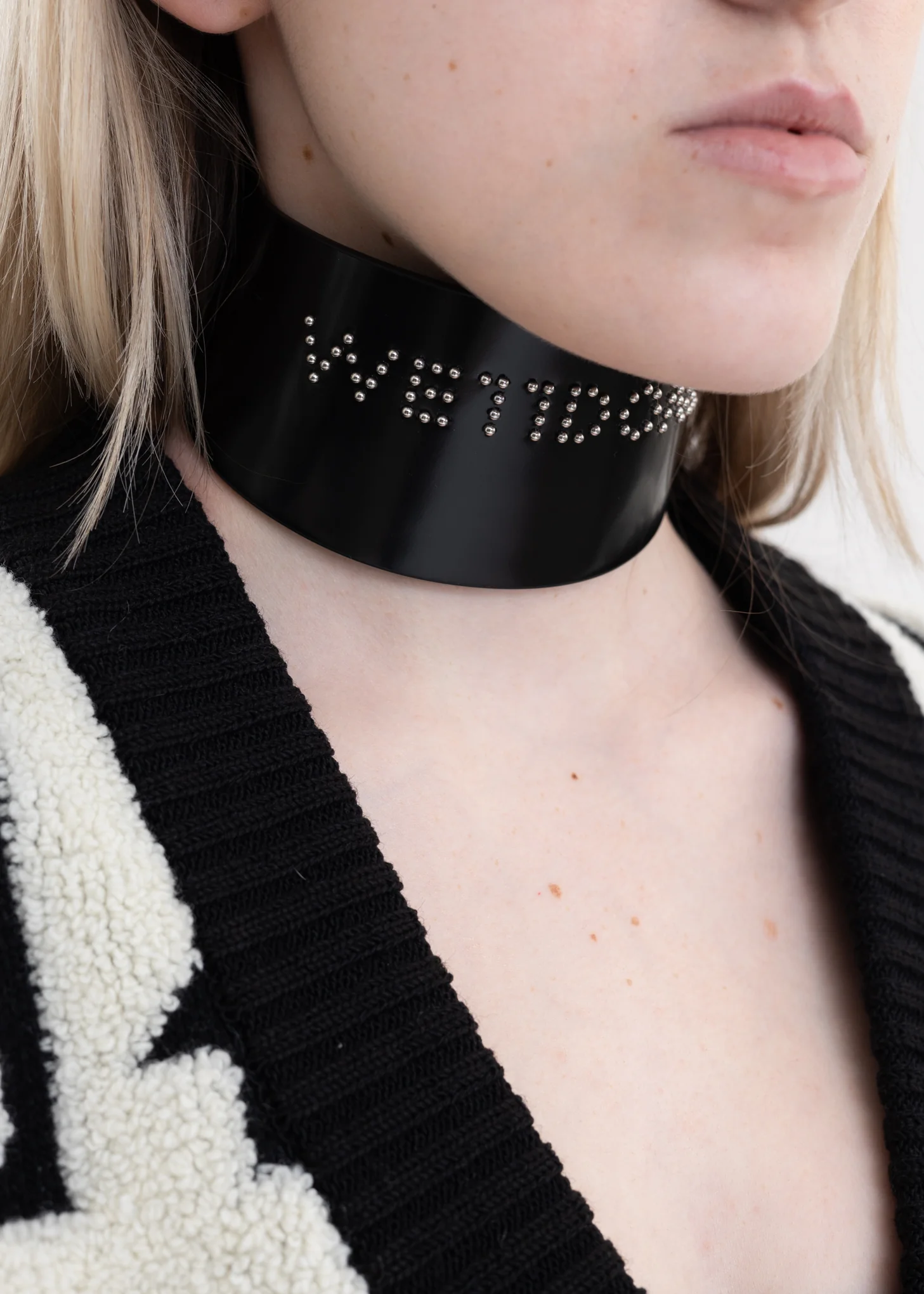 BLACK SMALL LOGO STUD WIDE DOUBLE BUCKLE CHOKER - Image 3
