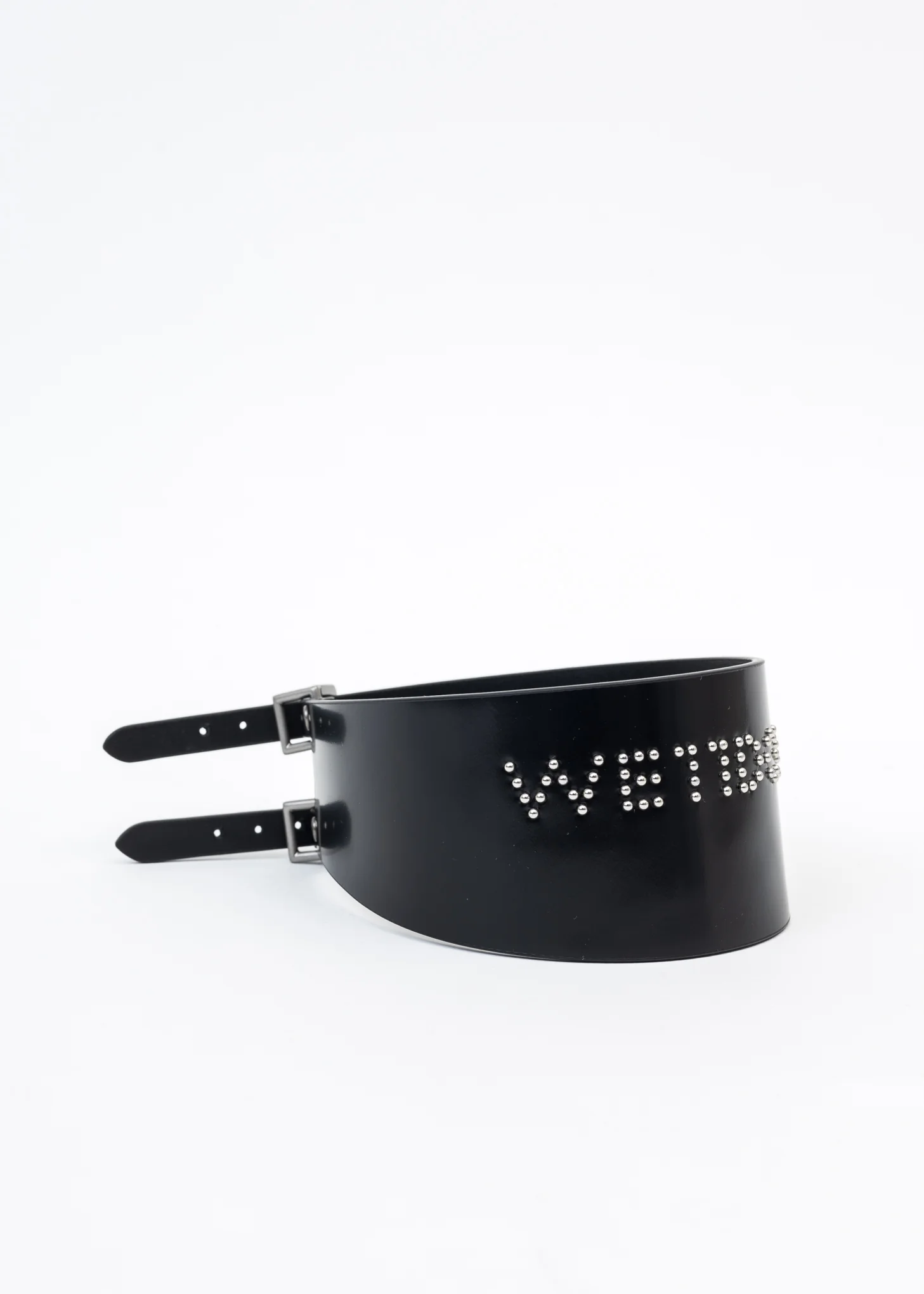 BLACK SMALL LOGO STUD WIDE DOUBLE BUCKLE CHOKER