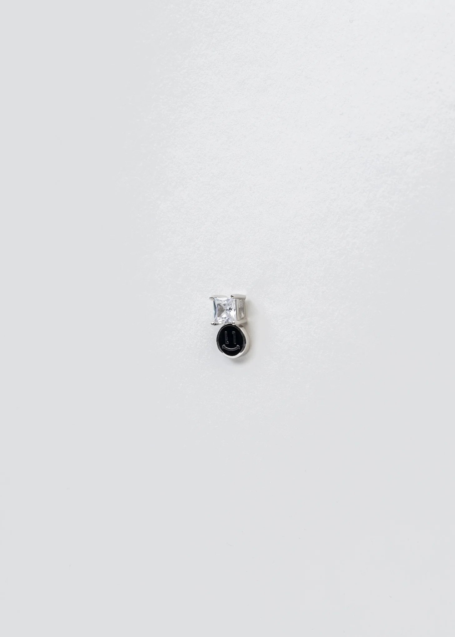 Black Smily Face And Rhinestone Earring - Single - Image 4