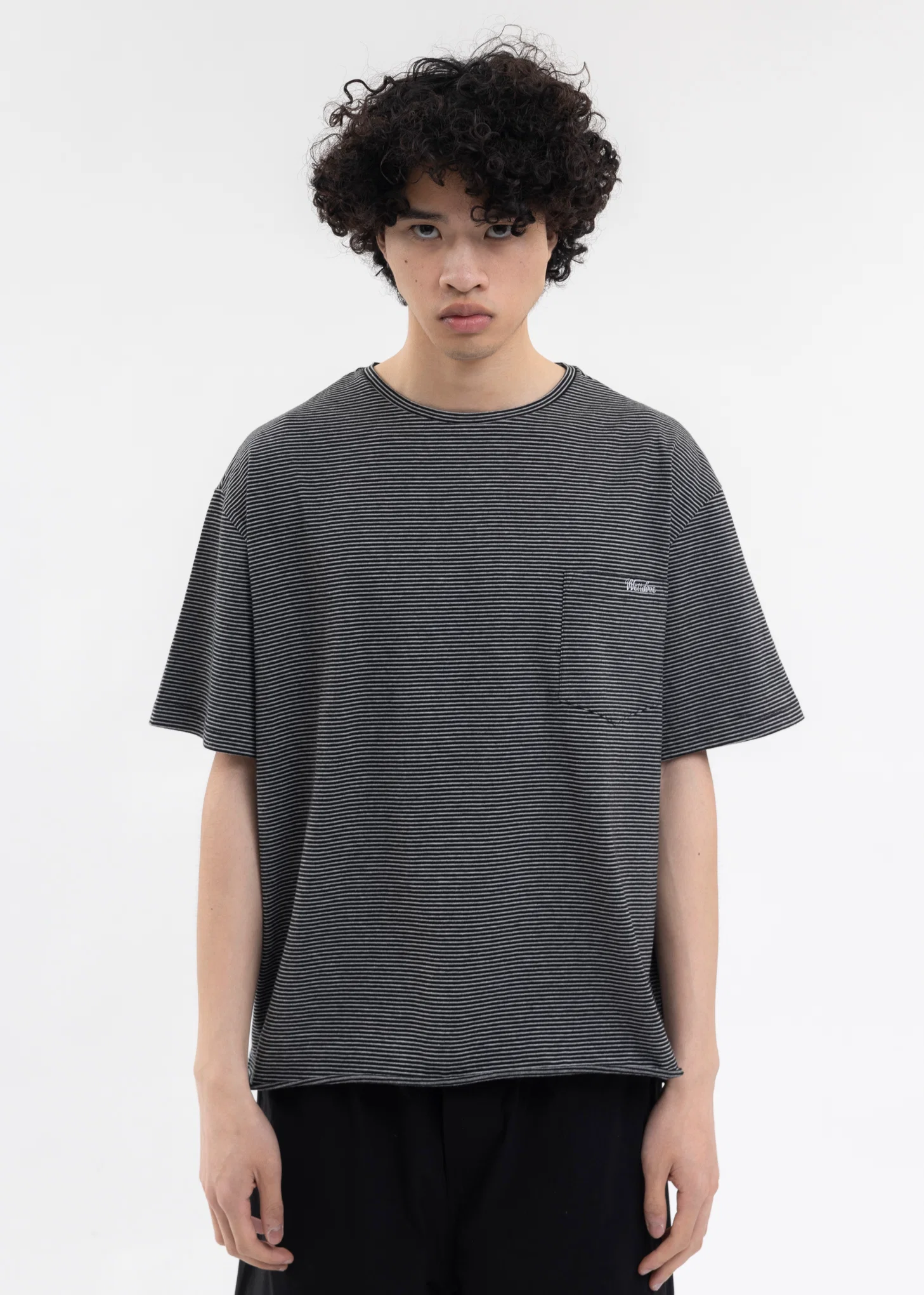BLACK STRIPED LOOSE-FIT T-SHIRT