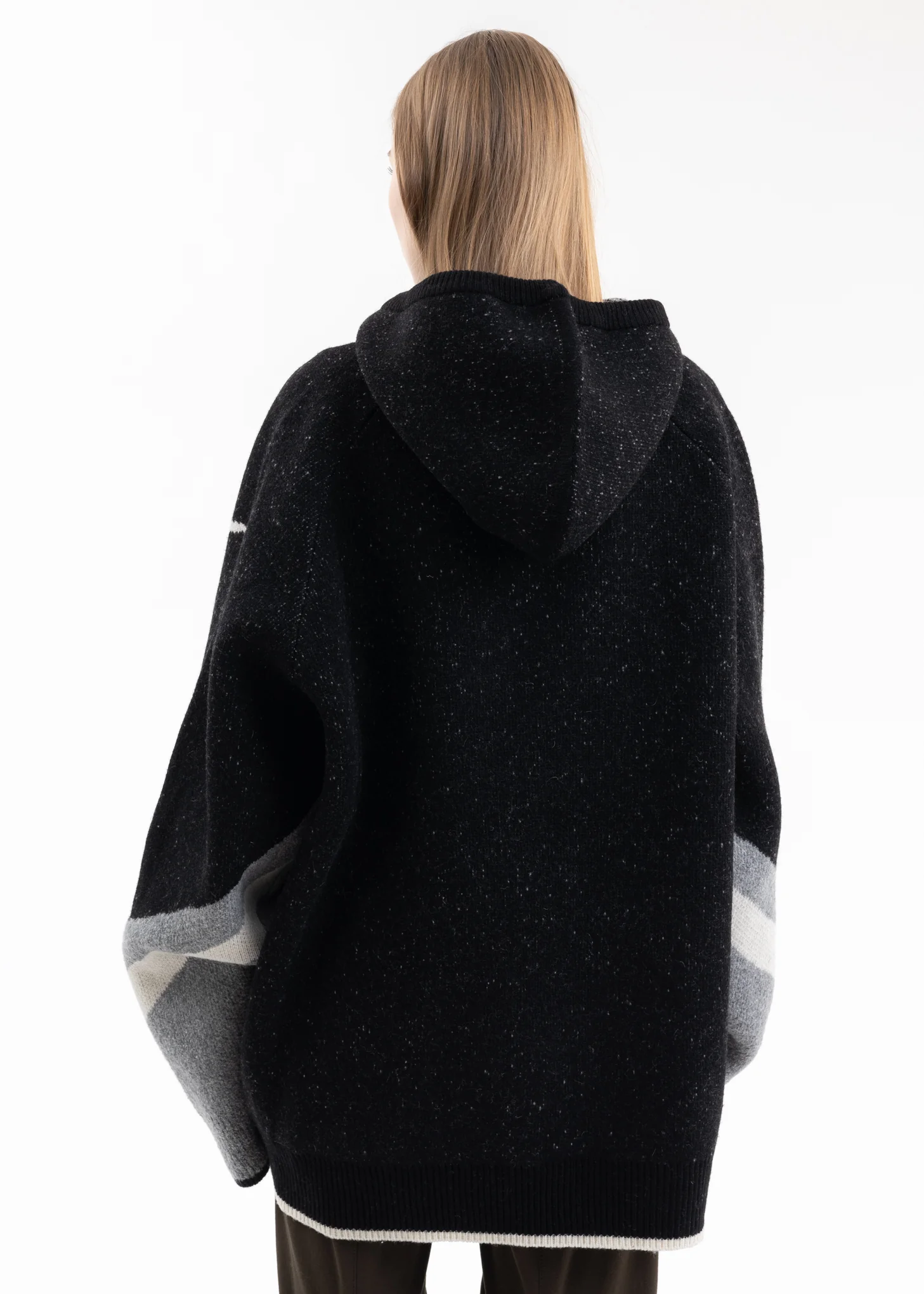 BLACK THUNDER D LOGO GRAPHIC KNIT HOODIE - Image 3