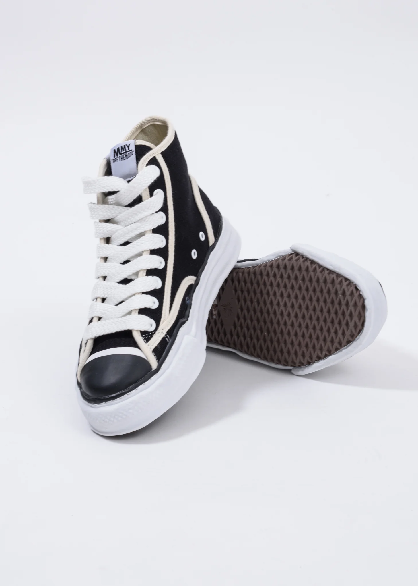 Black Trick Detail  Original Sole High Top Sneaker - Image 3