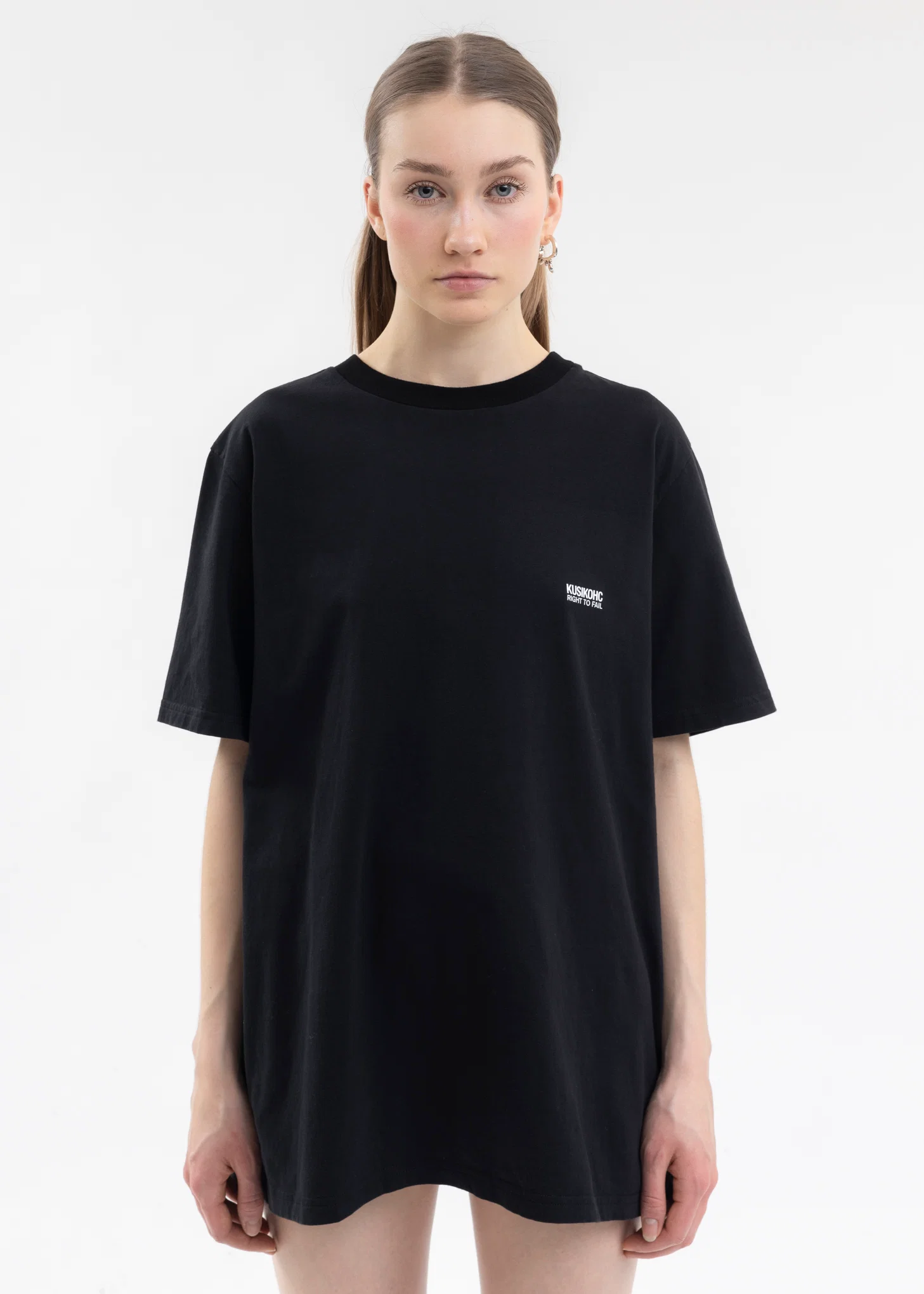 BLACK TWO GIRLS T-SHIRT