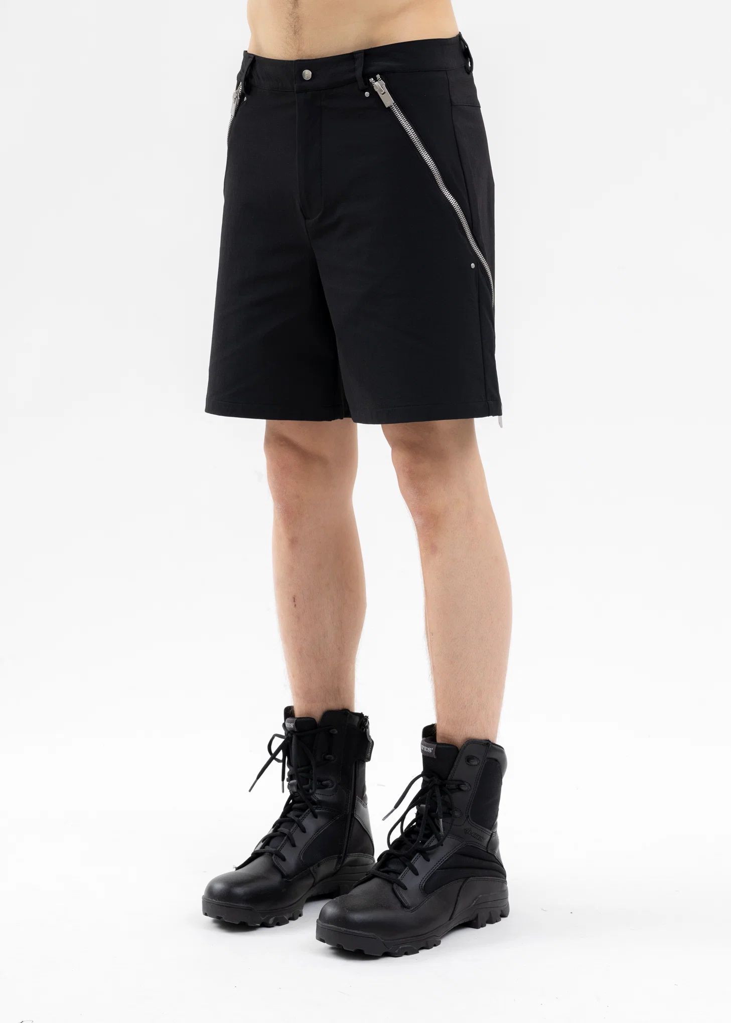 BLACK VISTULA CARGO SHORTS - Image 3