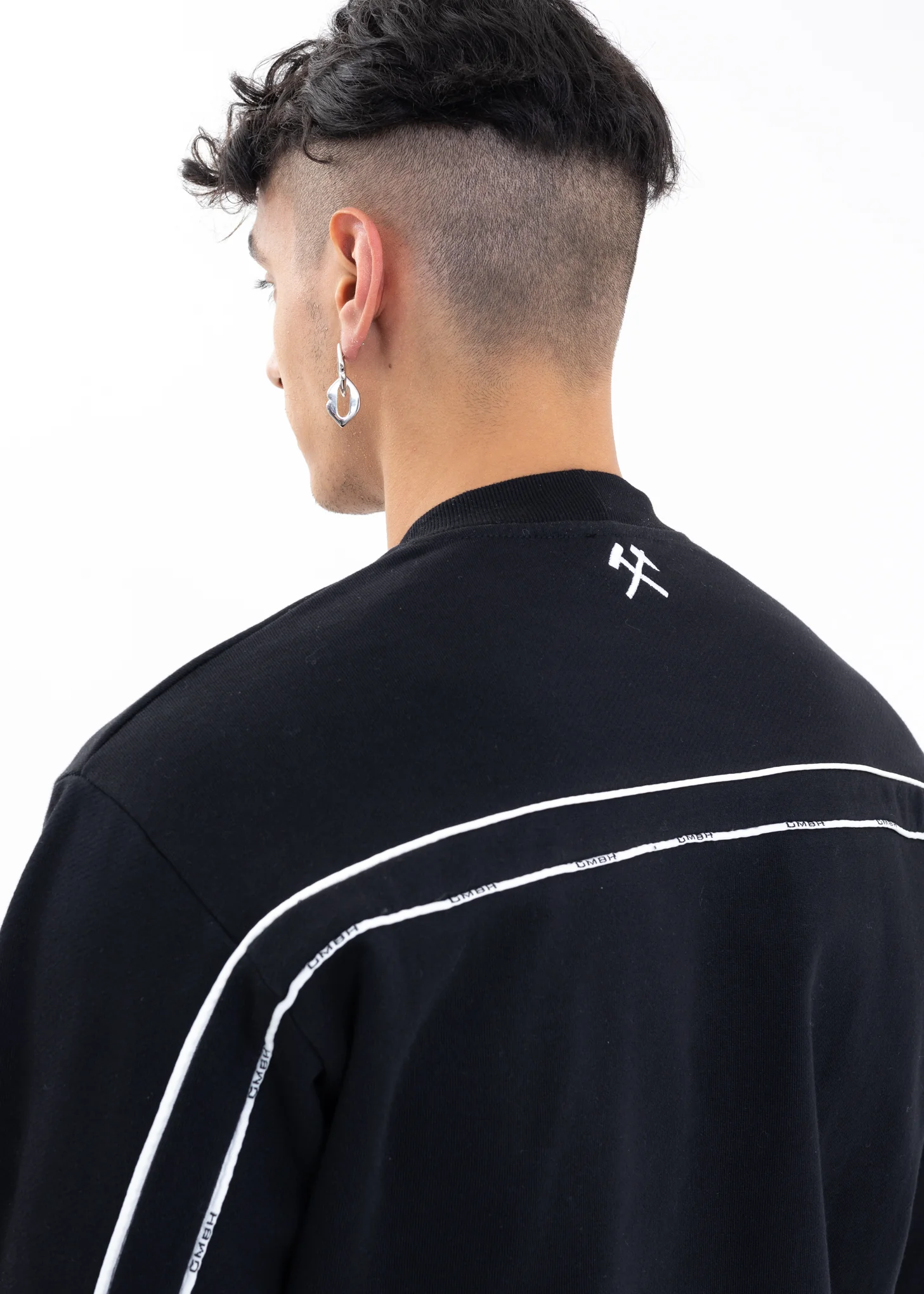 BLACK W WHITE EMBROIDERY CREWNECK - Image 4