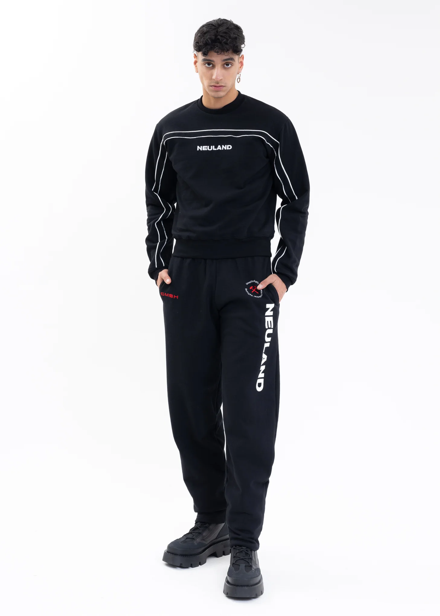 BLACK W WHITE EMBROIDERY CREWNECK - Image 6