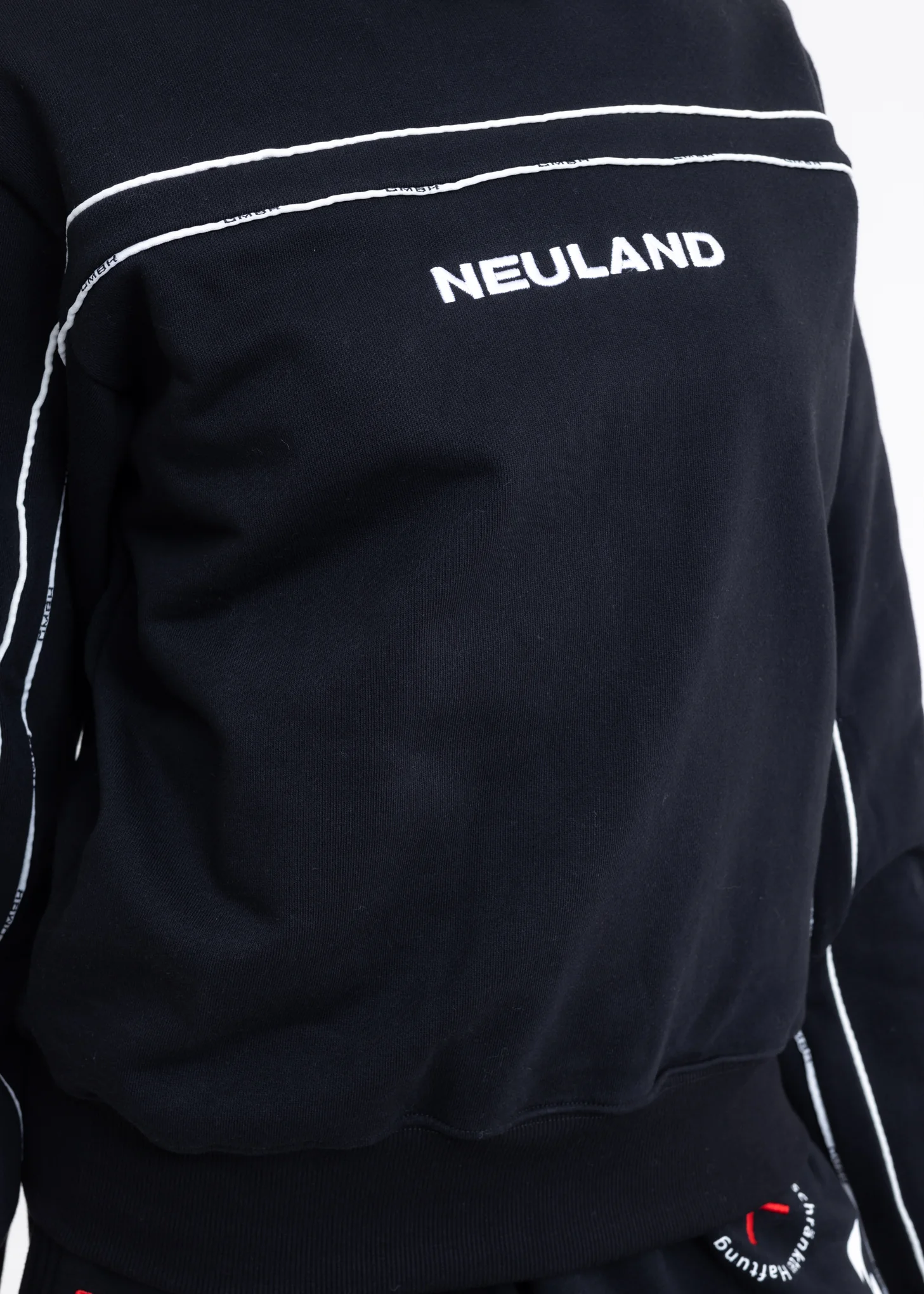 BLACK W WHITE EMBROIDERY CREWNECK - Image 4