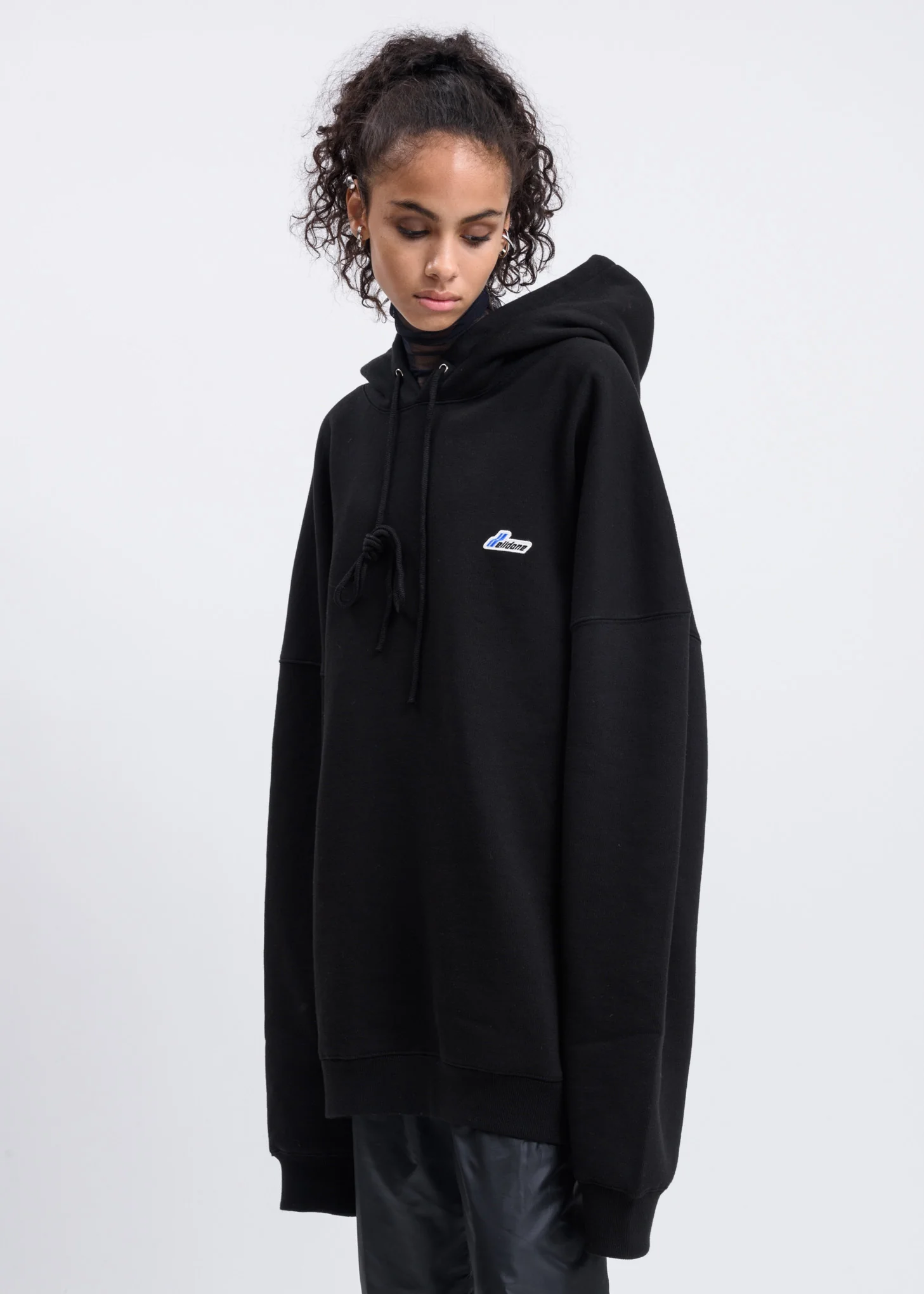Black Wapen Logo Hoodie - Image 2