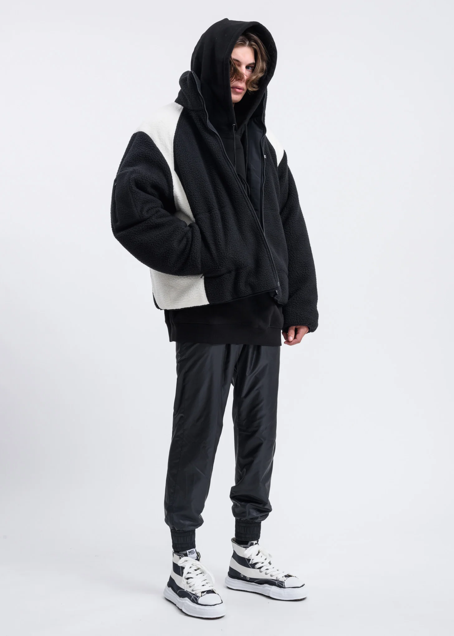 Black Wapen Logo Hoodie - Image 4