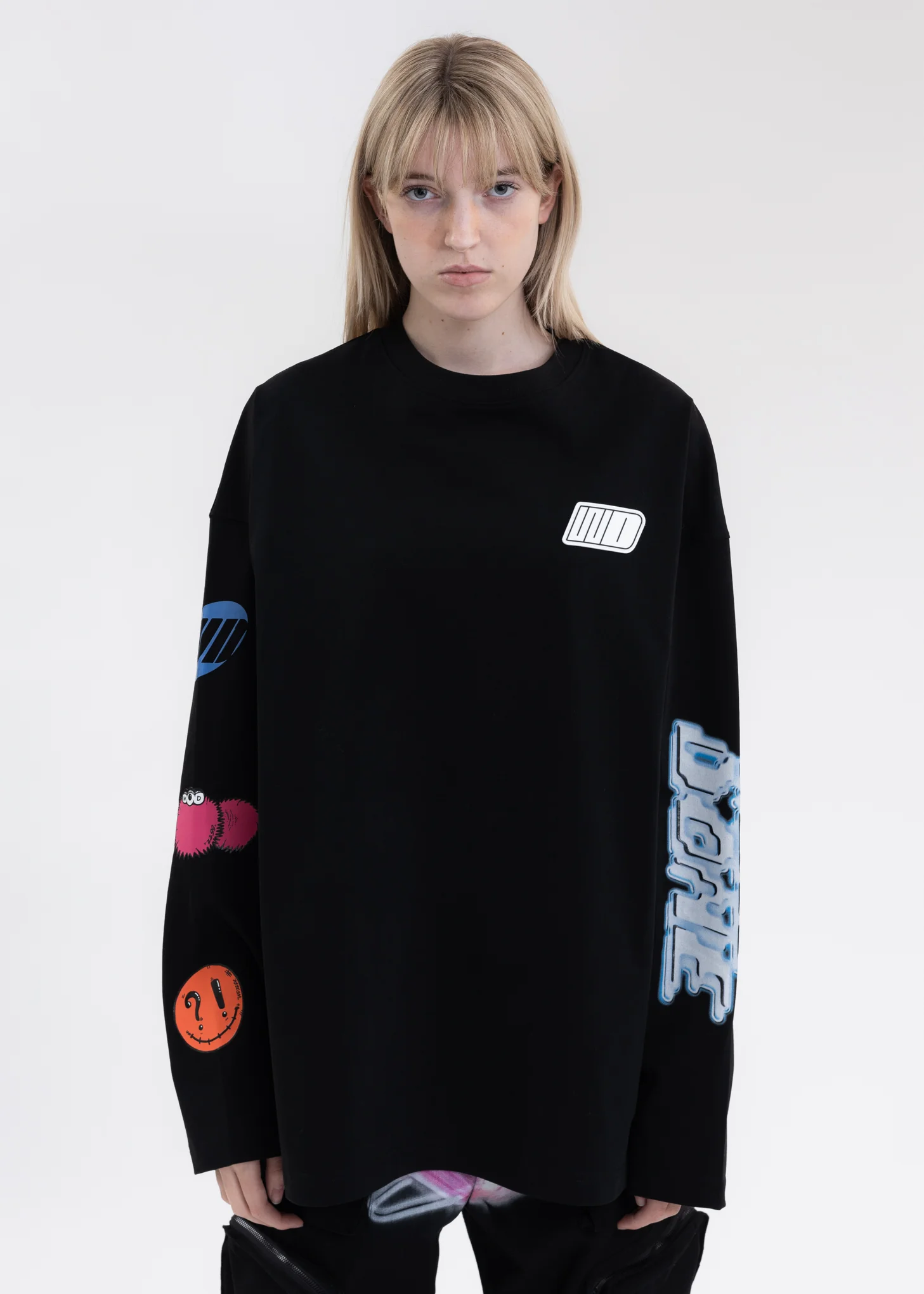 BLACK WE11DONE CHARACTER LOGO LONG-SLEEVED T-SHIRT