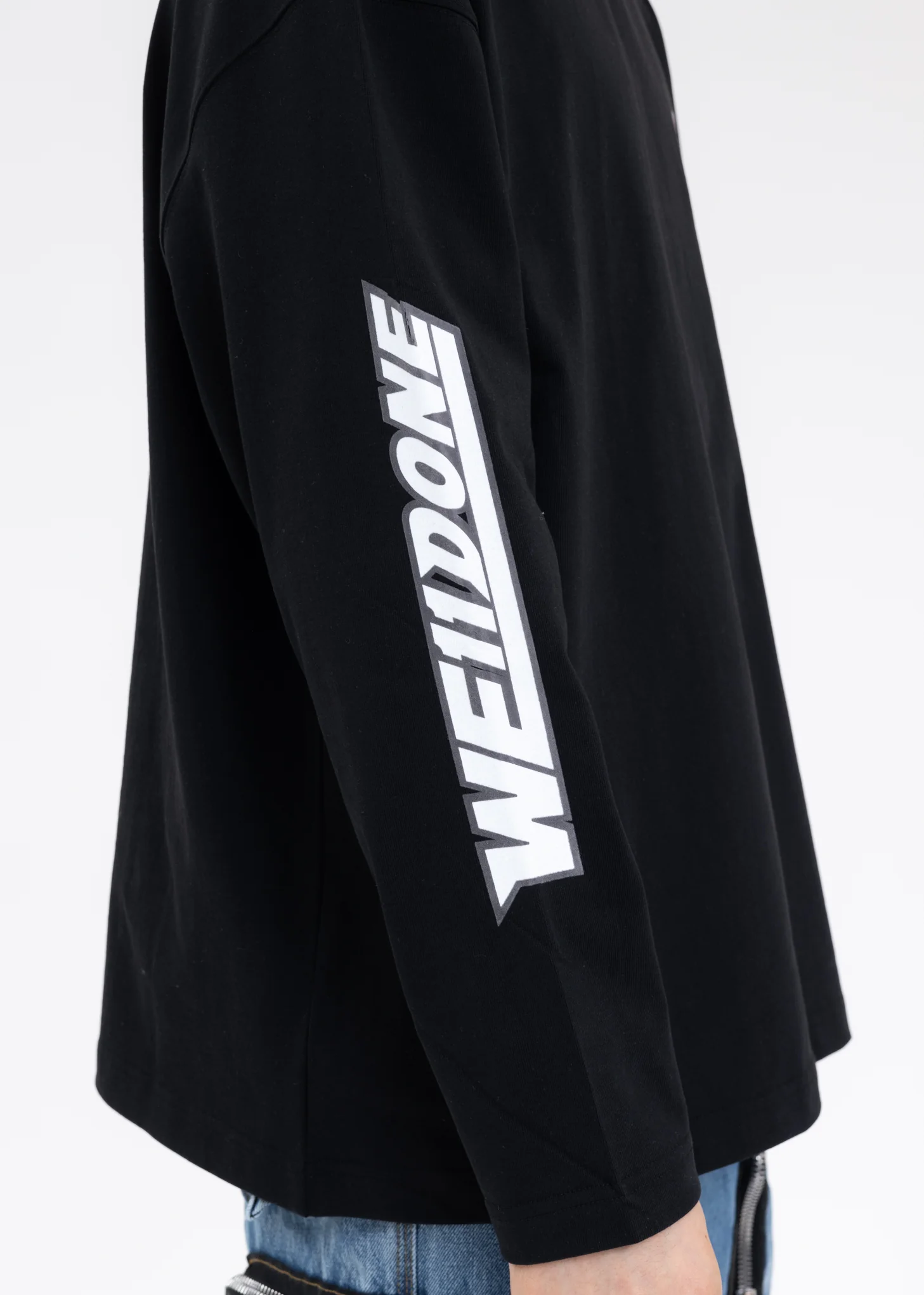BLACK WE11DONE DUST DOUBLE LOGO LONG T-SHIRT - Image 2