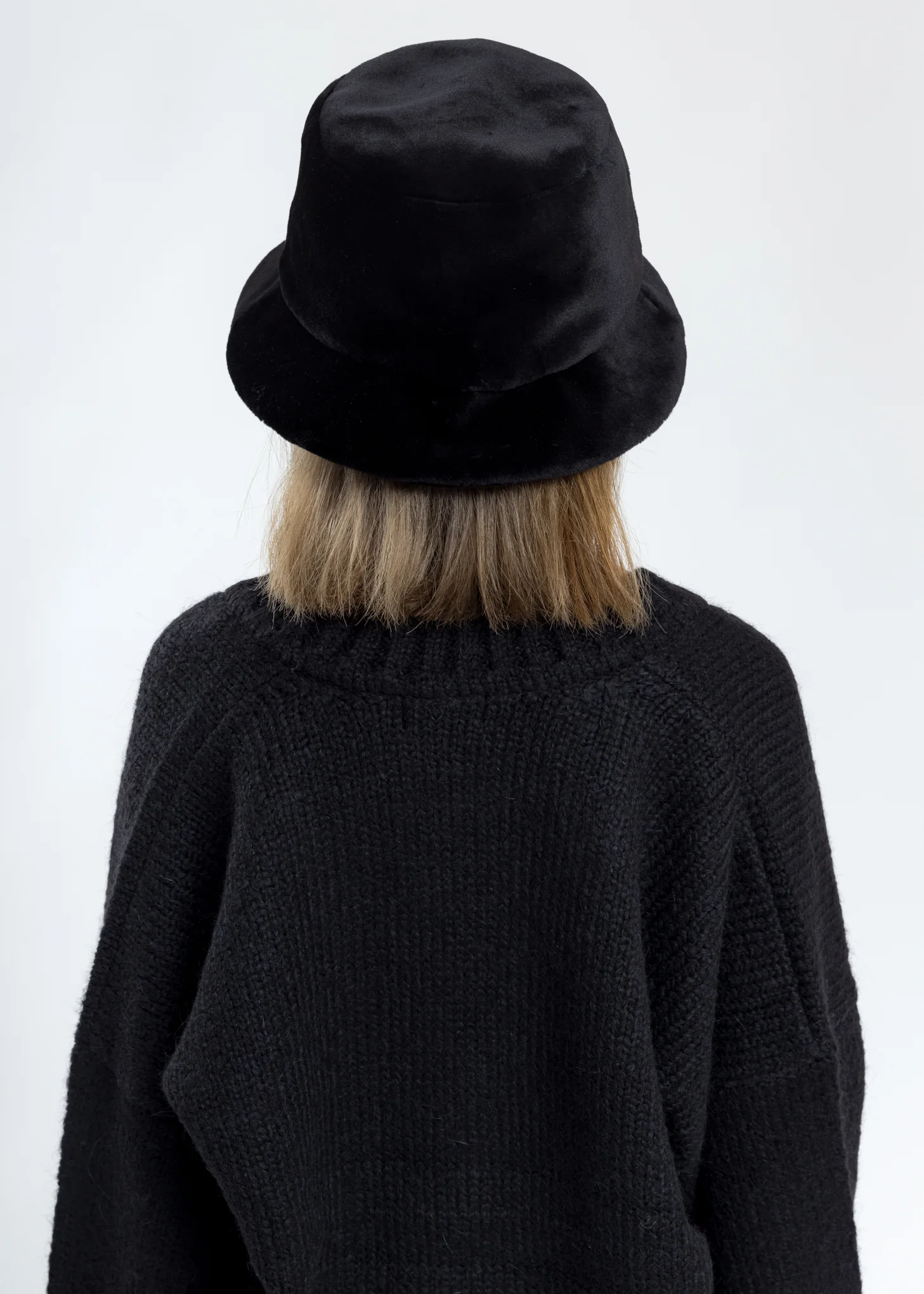 Black WE11DONE Fake Fur Logo Bucket Hat - Image 4