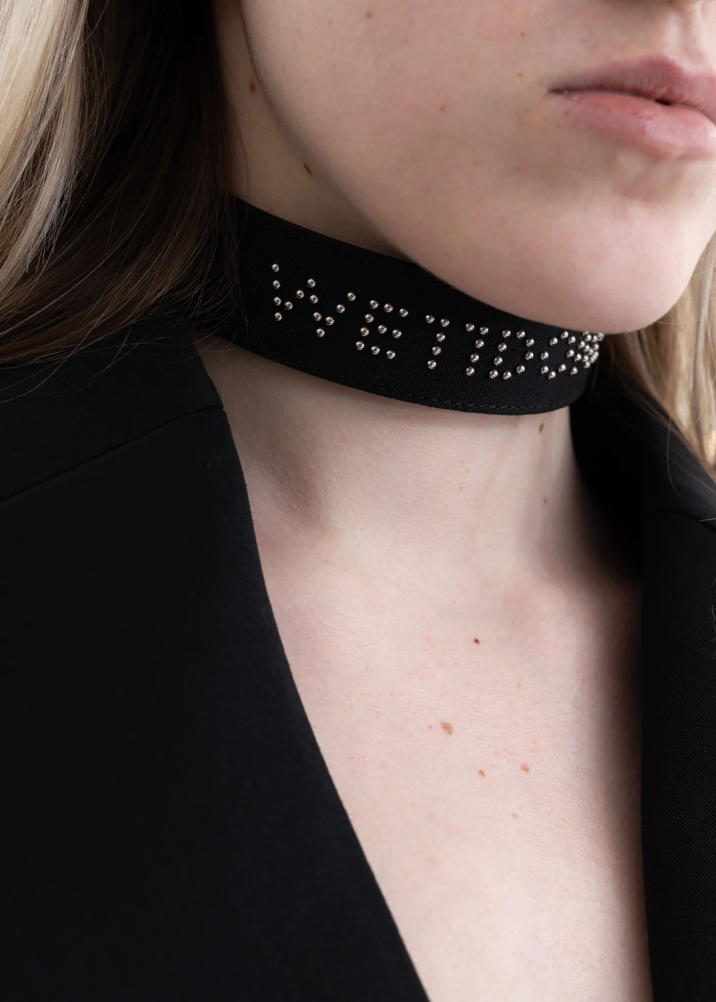 BLACK WE11DONE LOGO STRAP LARGE CHOKER - Image 3