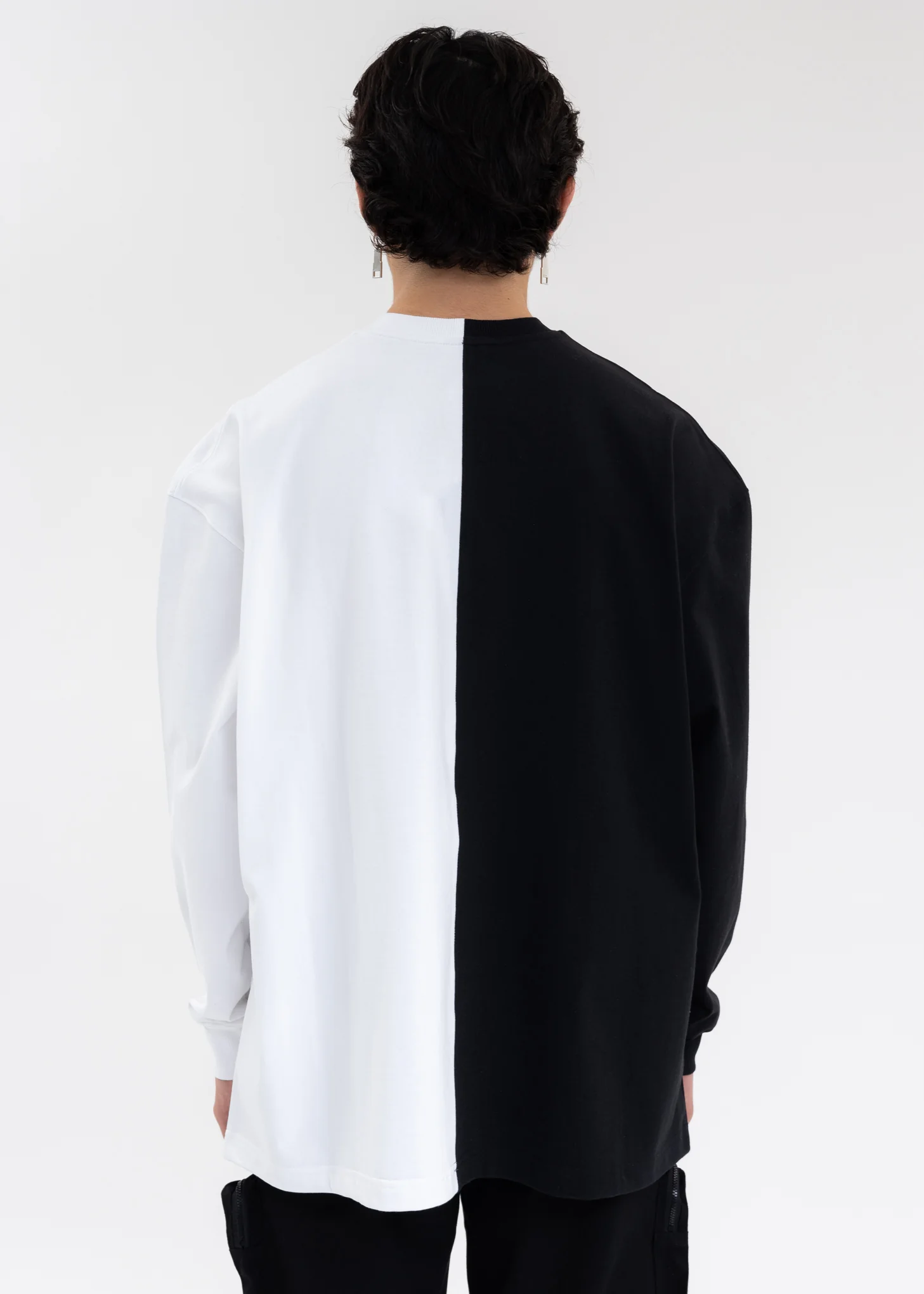BLACK/WHITE HALF AND HALF LONG-SLEEVED T-SHIRT - Image 2