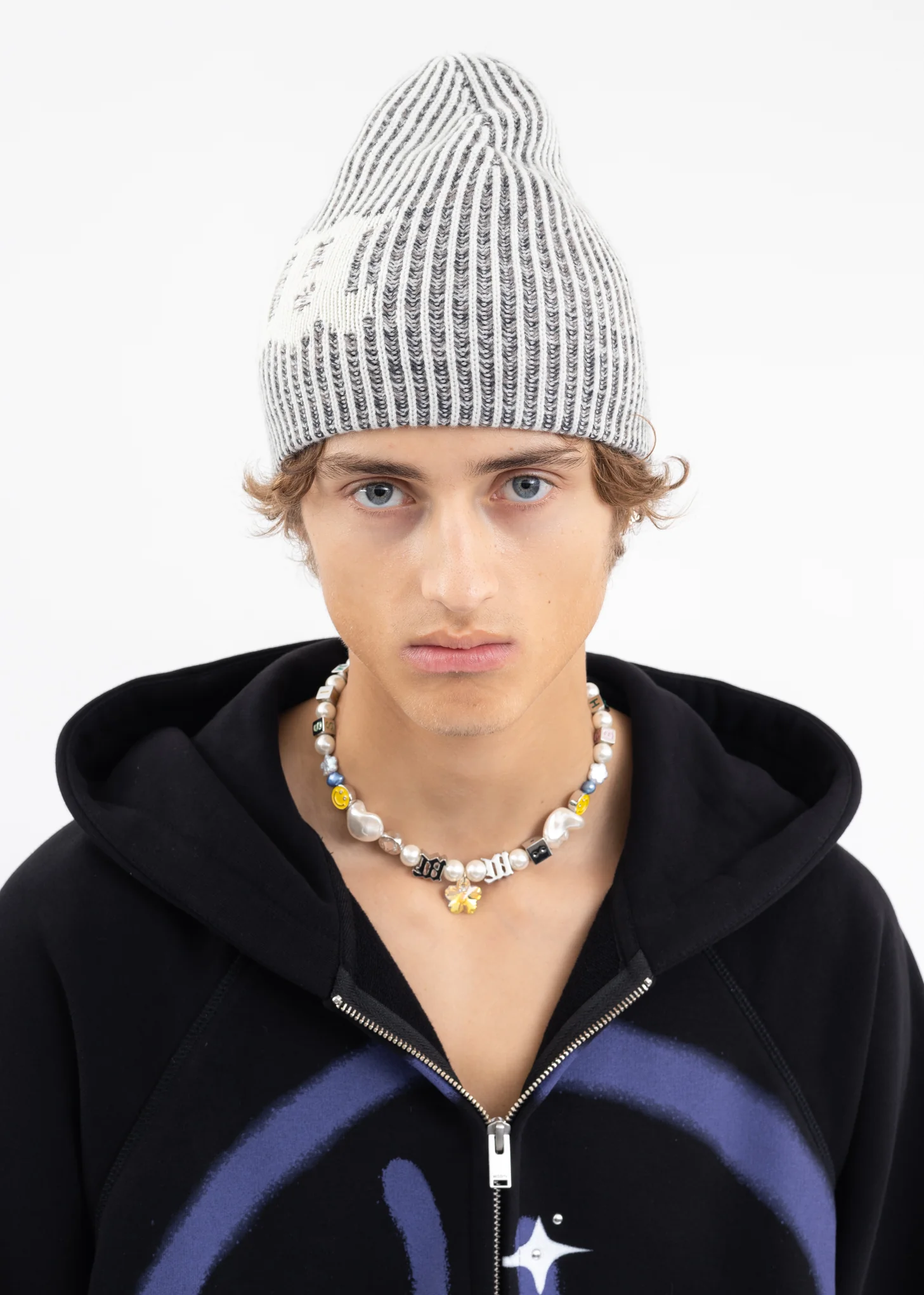 BLACK/WHITE KNITTED BEANIE - Image 2