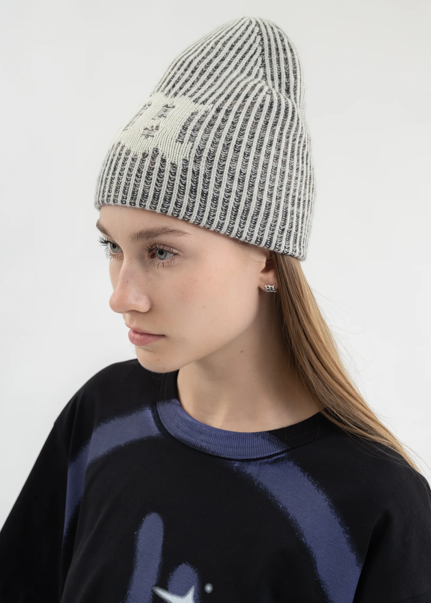 BLACK/WHITE KNITTED BEANIE - Image 2