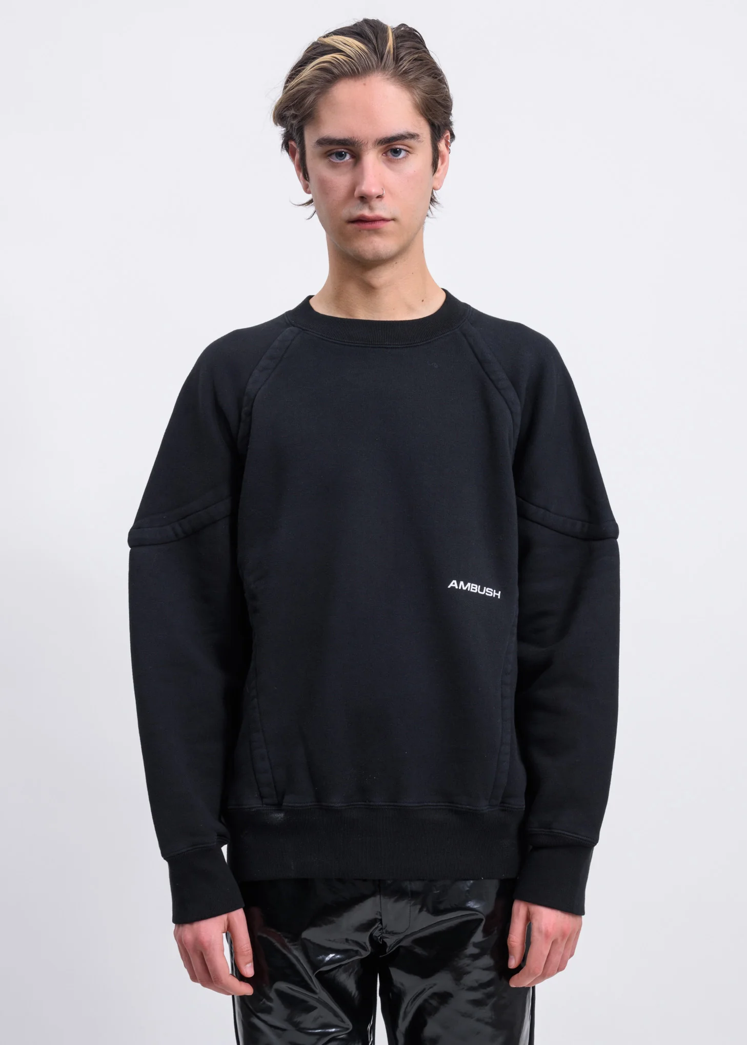 Black Wide Piping Sweater