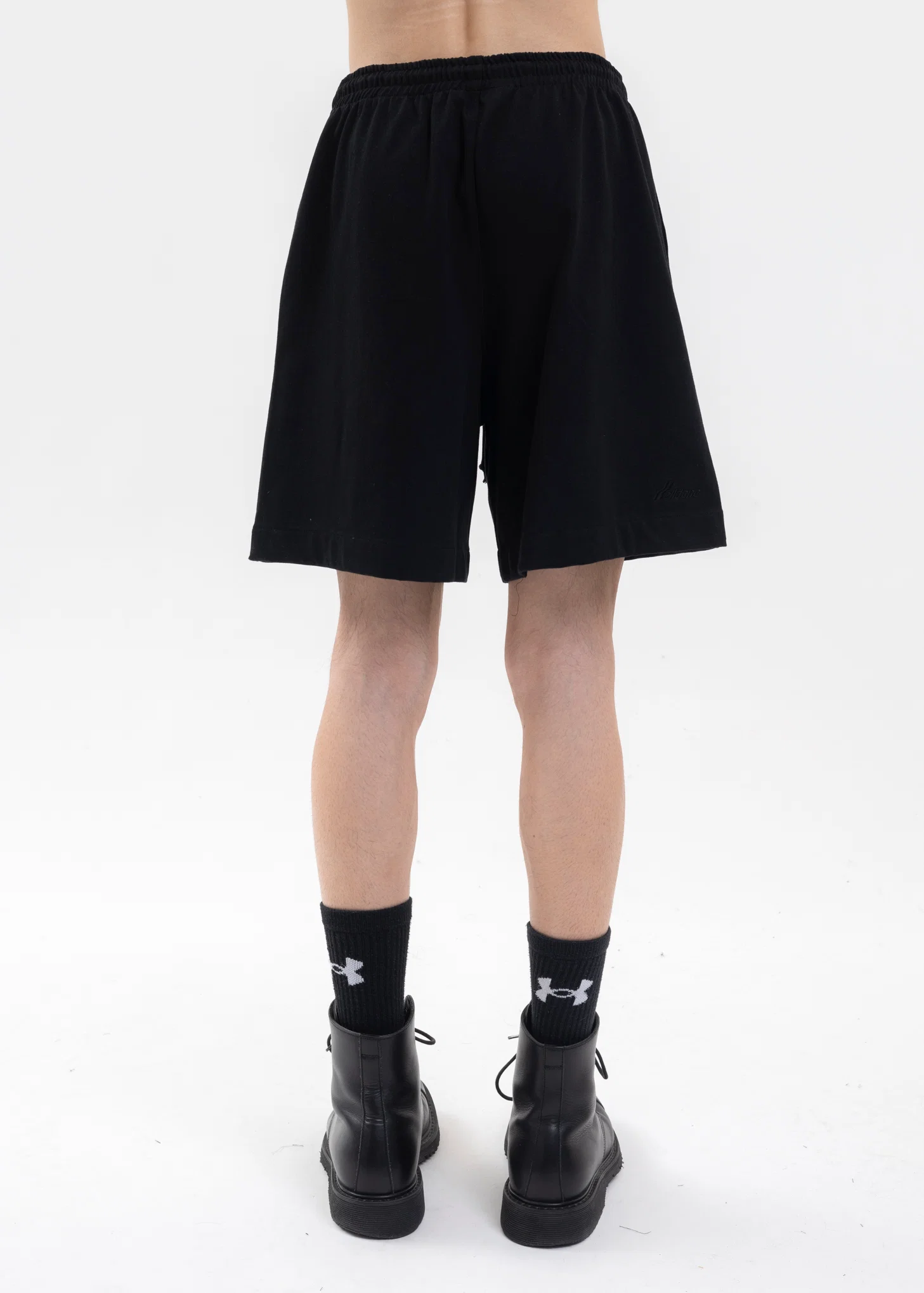 BLACK BANDED SHORTS - Image 3